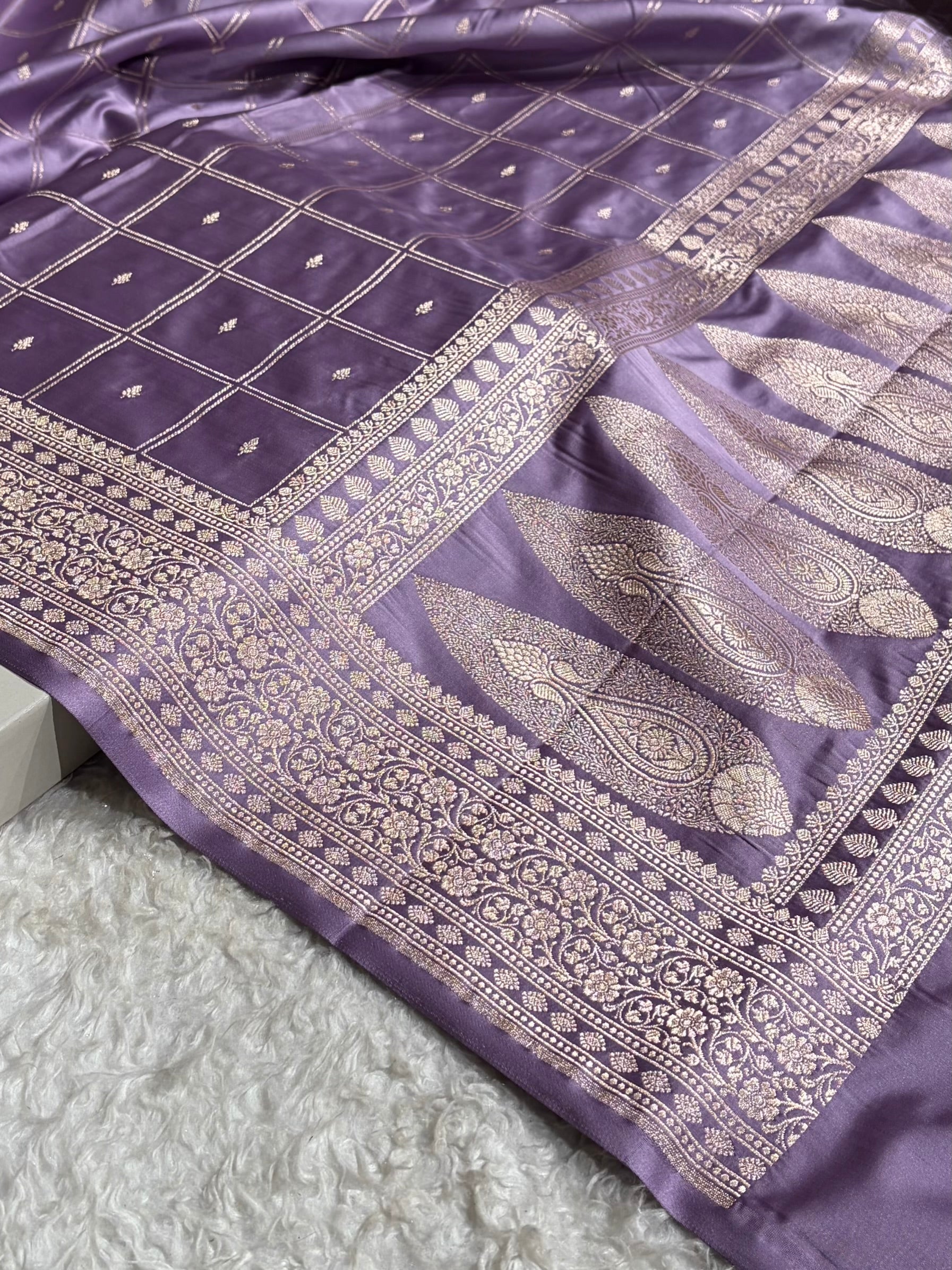 Lavender Shades Banarasi With Floral Border Mashru Silk Saree MSM-124