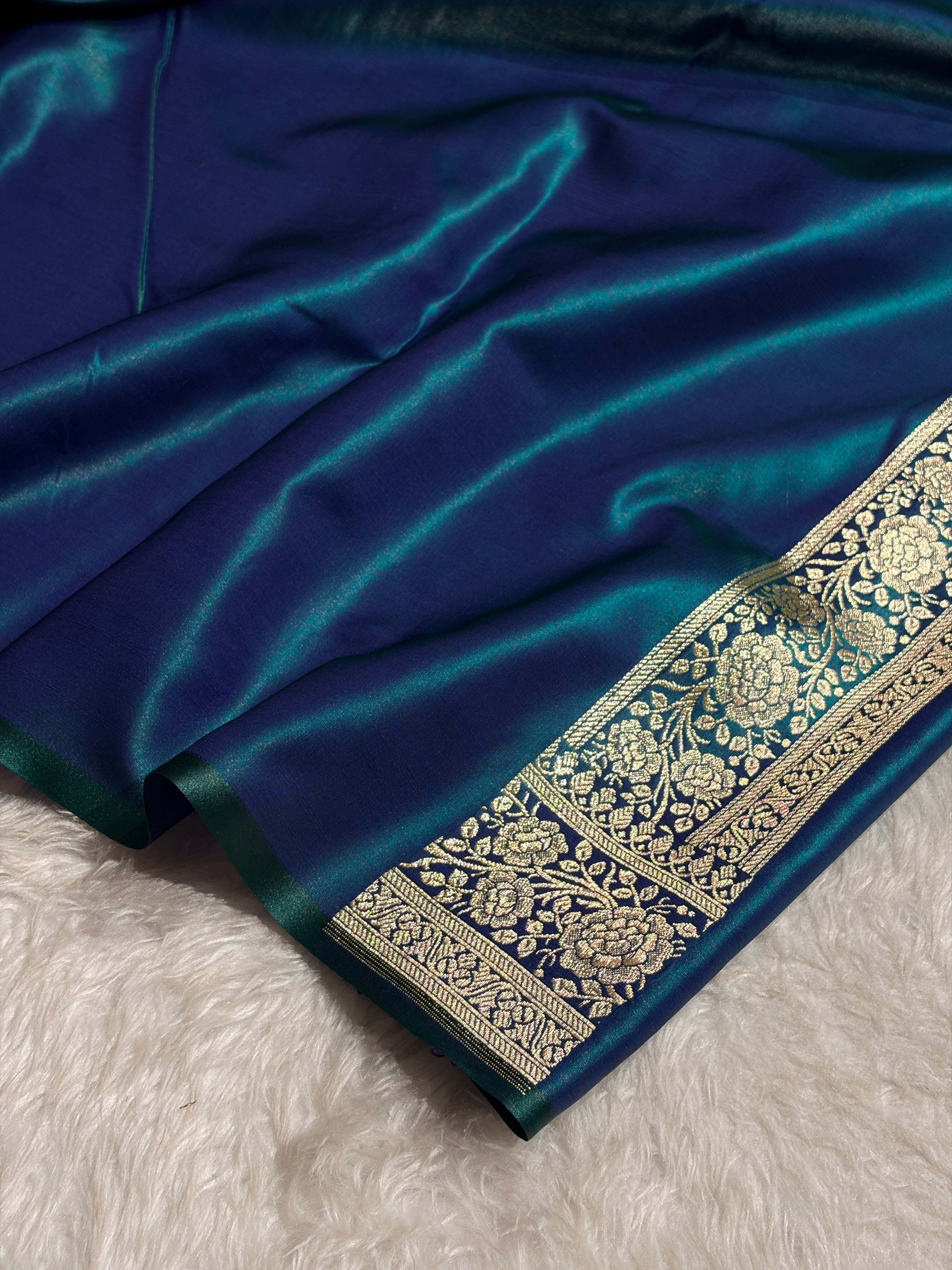 Banarasi Peacock Shades Booti Pattern Banarasi Satin Silk Saree SS63