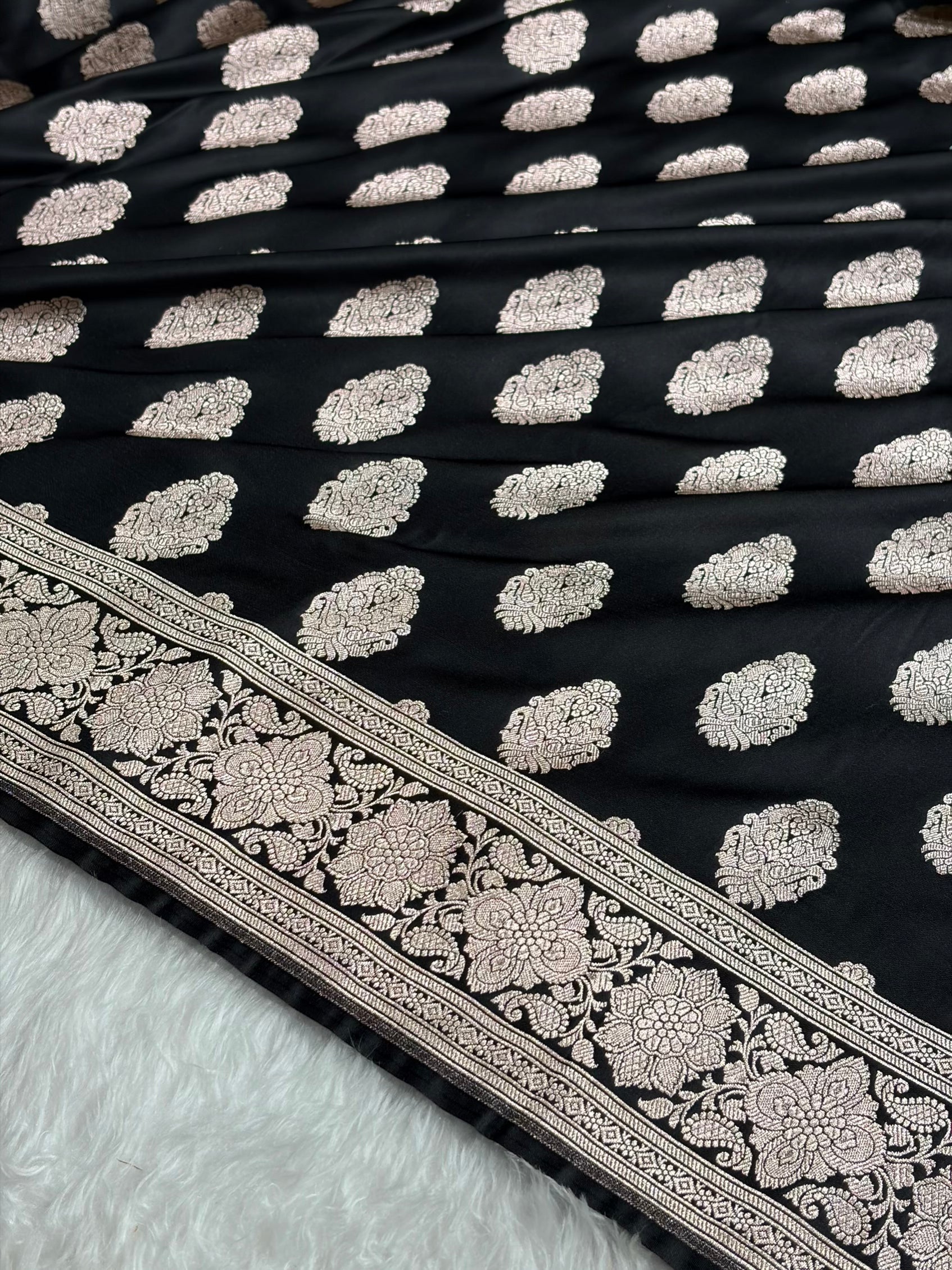 Black Shades Banarasi Boota Pattern Floral Mashru Silk Saree MSM-105