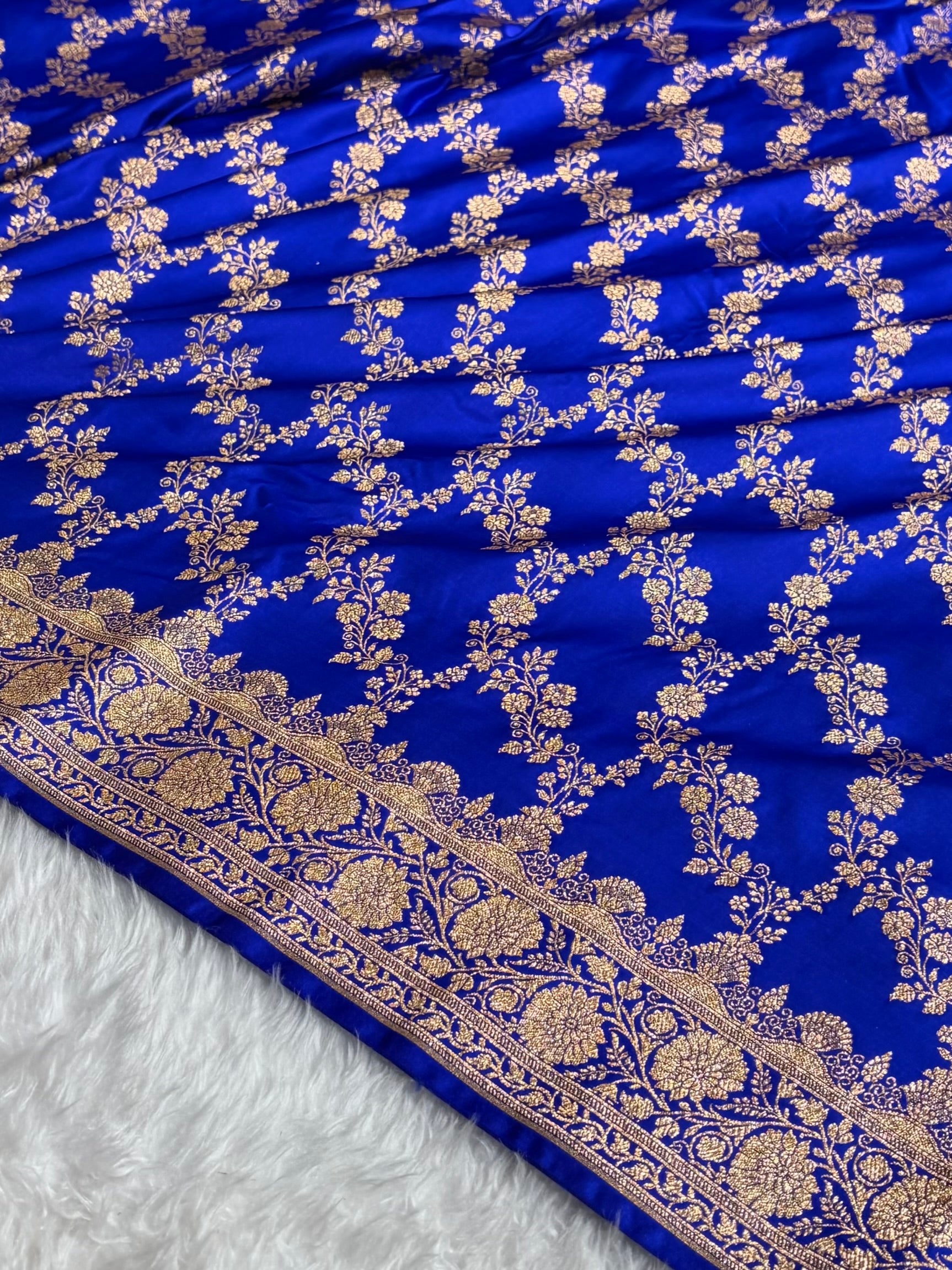 Banarasi Royal Blue Shade Floral Jaal Pattern Satin Katan Silk Saree SK43