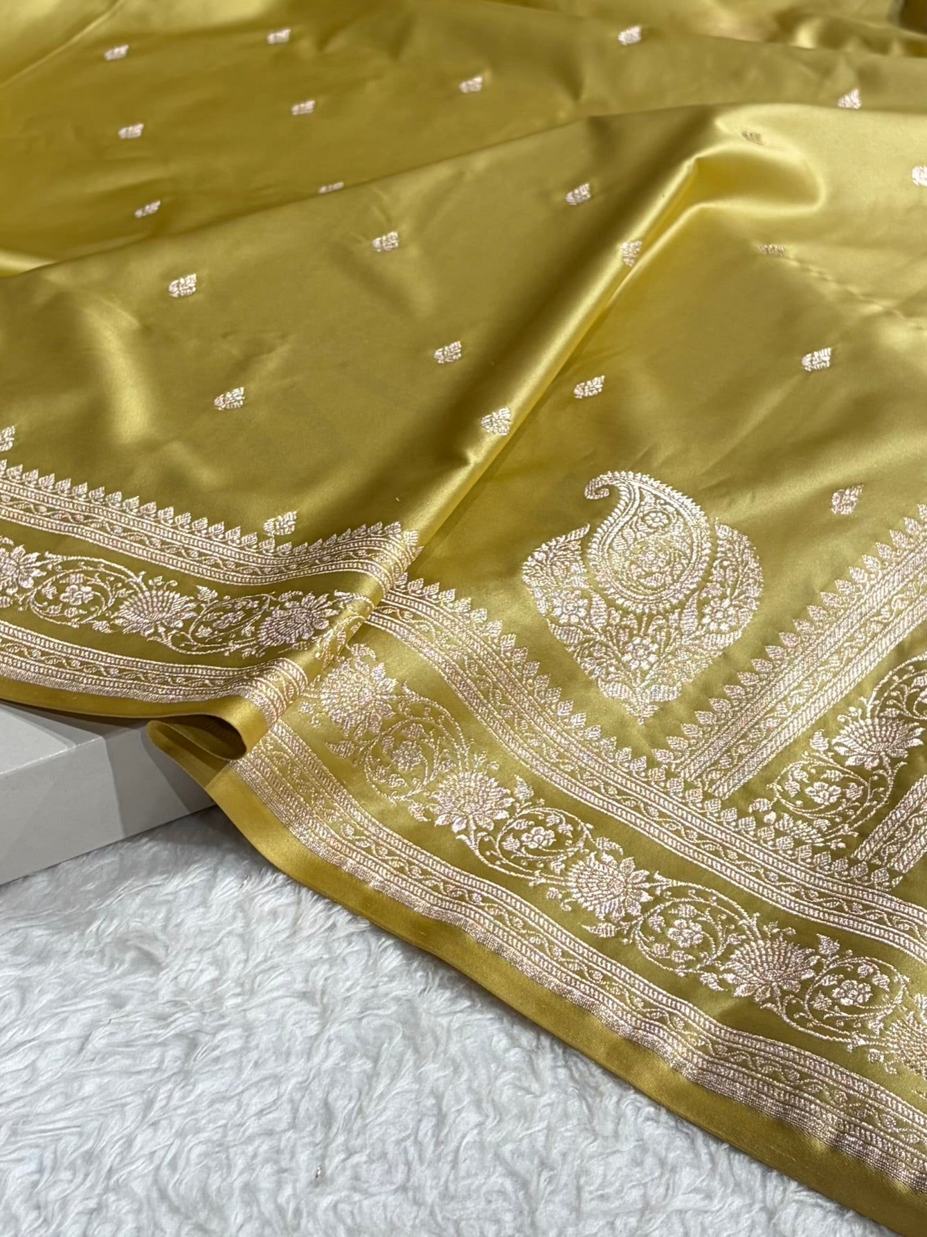 Banarasi Light Pista Boota With Floral Border Mashru Silk Saree