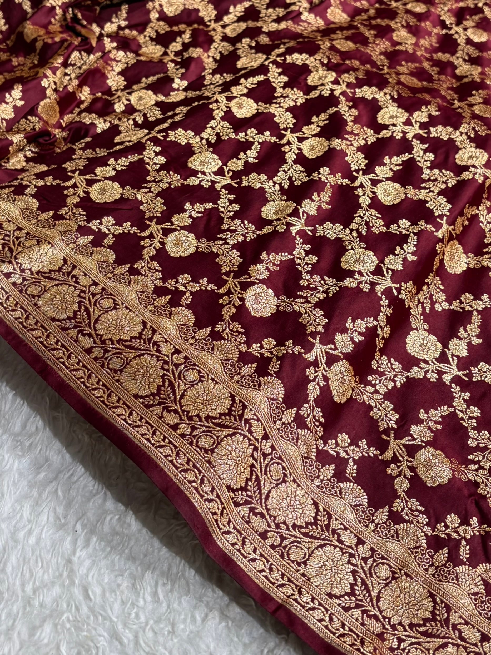 Banarasi Chocolate Shades Jaal Floral Pattern Satin Katan Silk Saree SK80