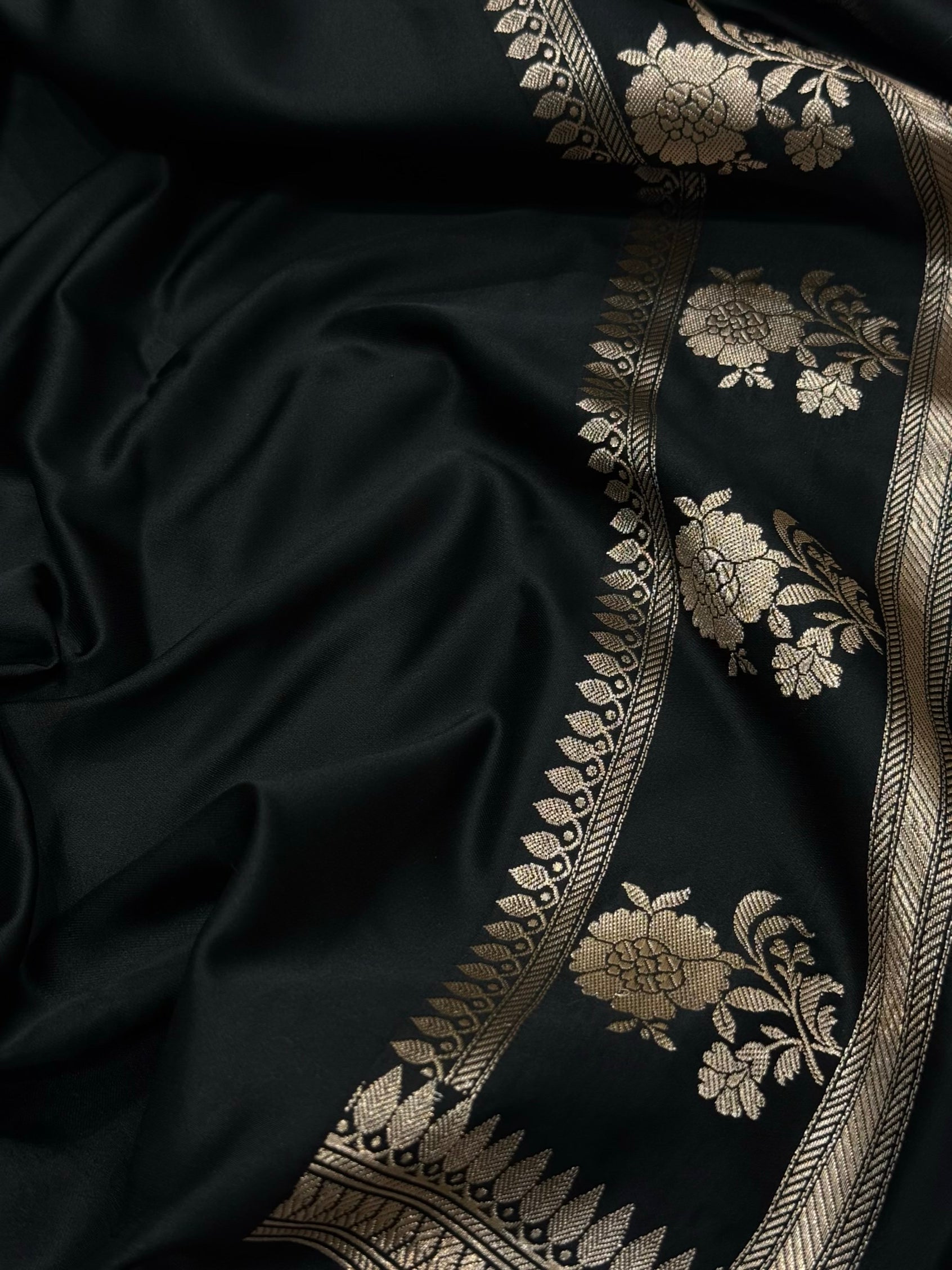 Black shades Booti Mashru Silk Banarasi Saree MSM 39