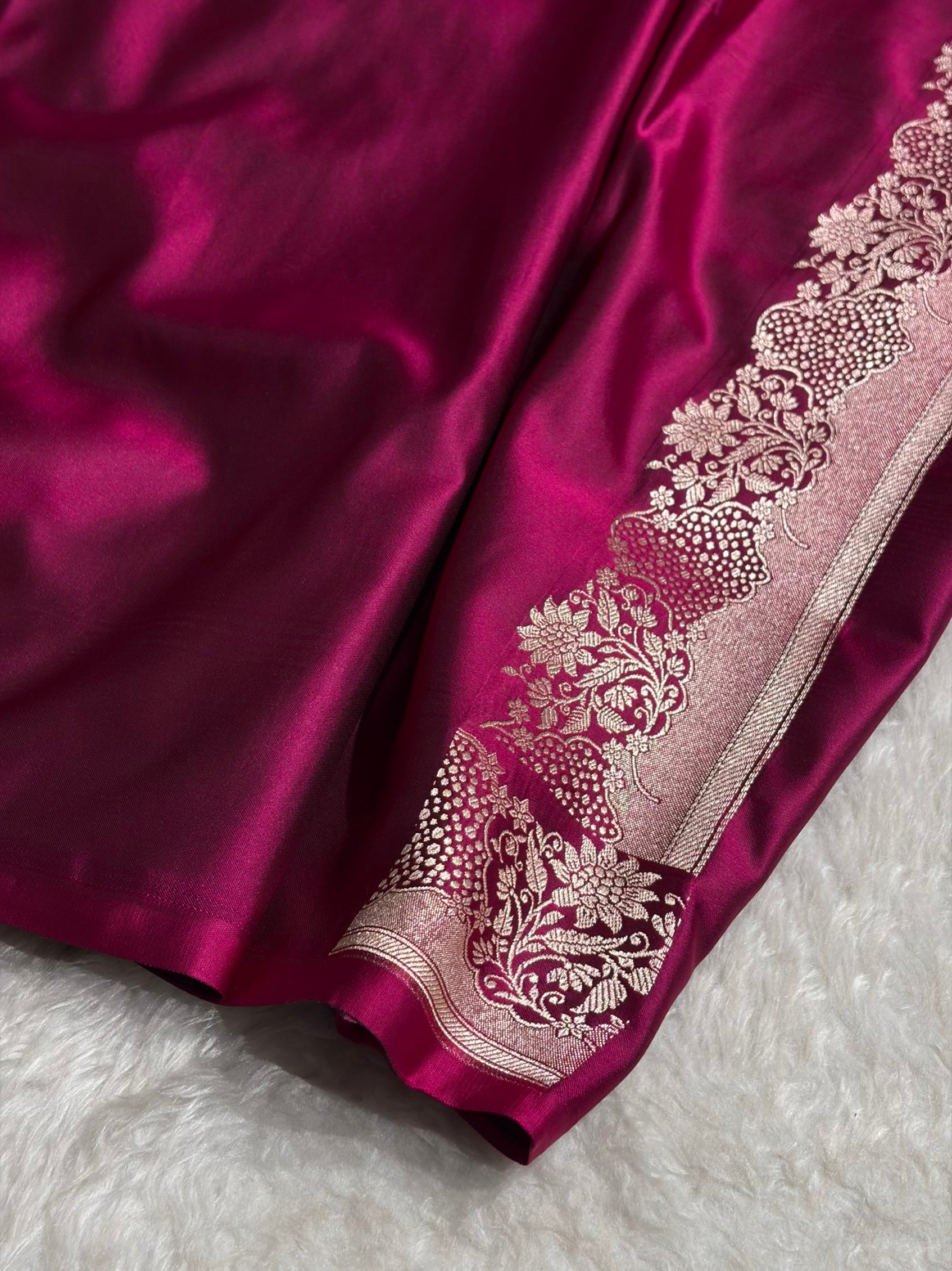 Wine Shade With Booti Pattern Mashru Silk Saree