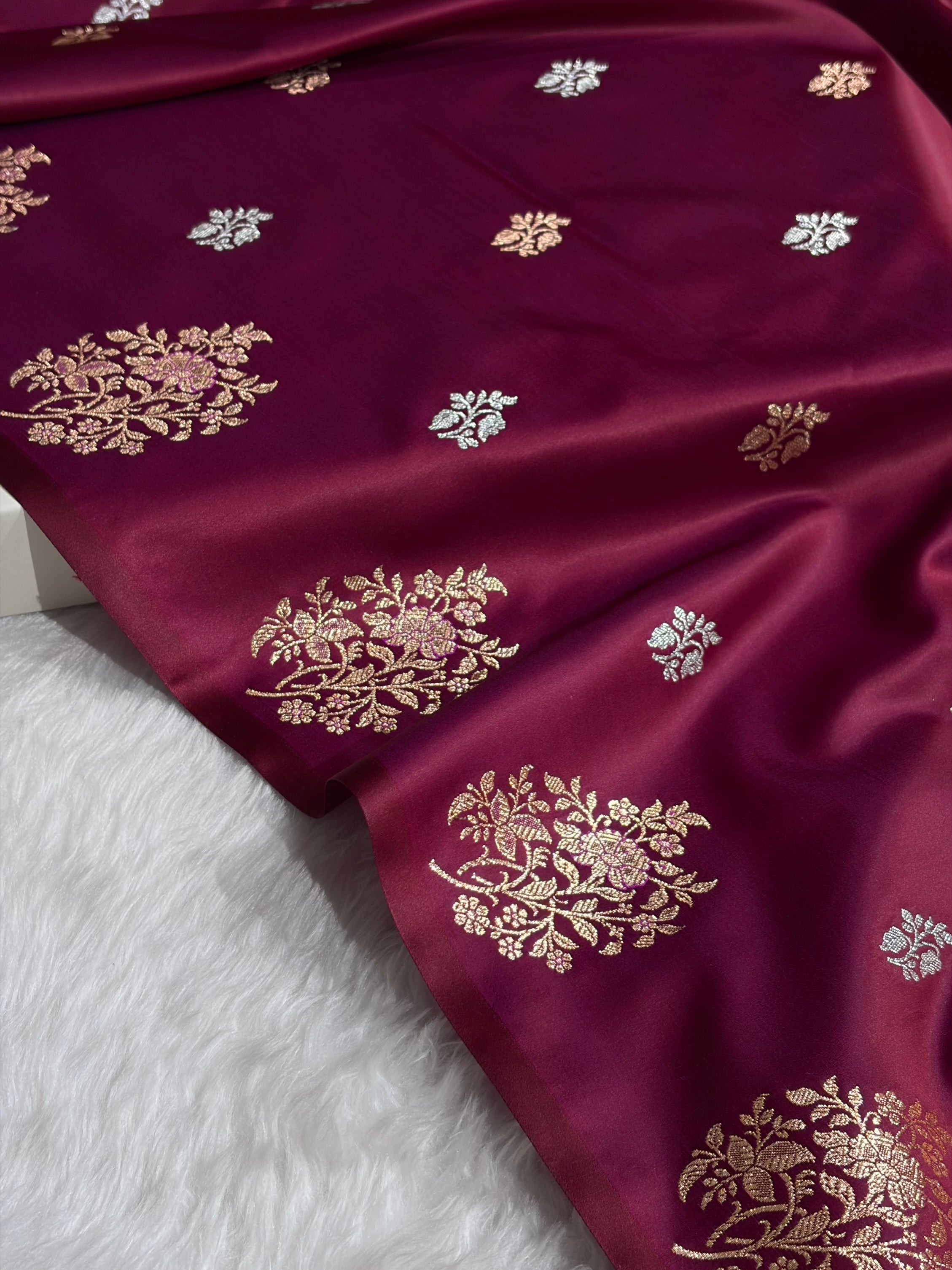 Magentic Red Shades Banarasi With Floral Border Mashru Silk Saree MSM-126