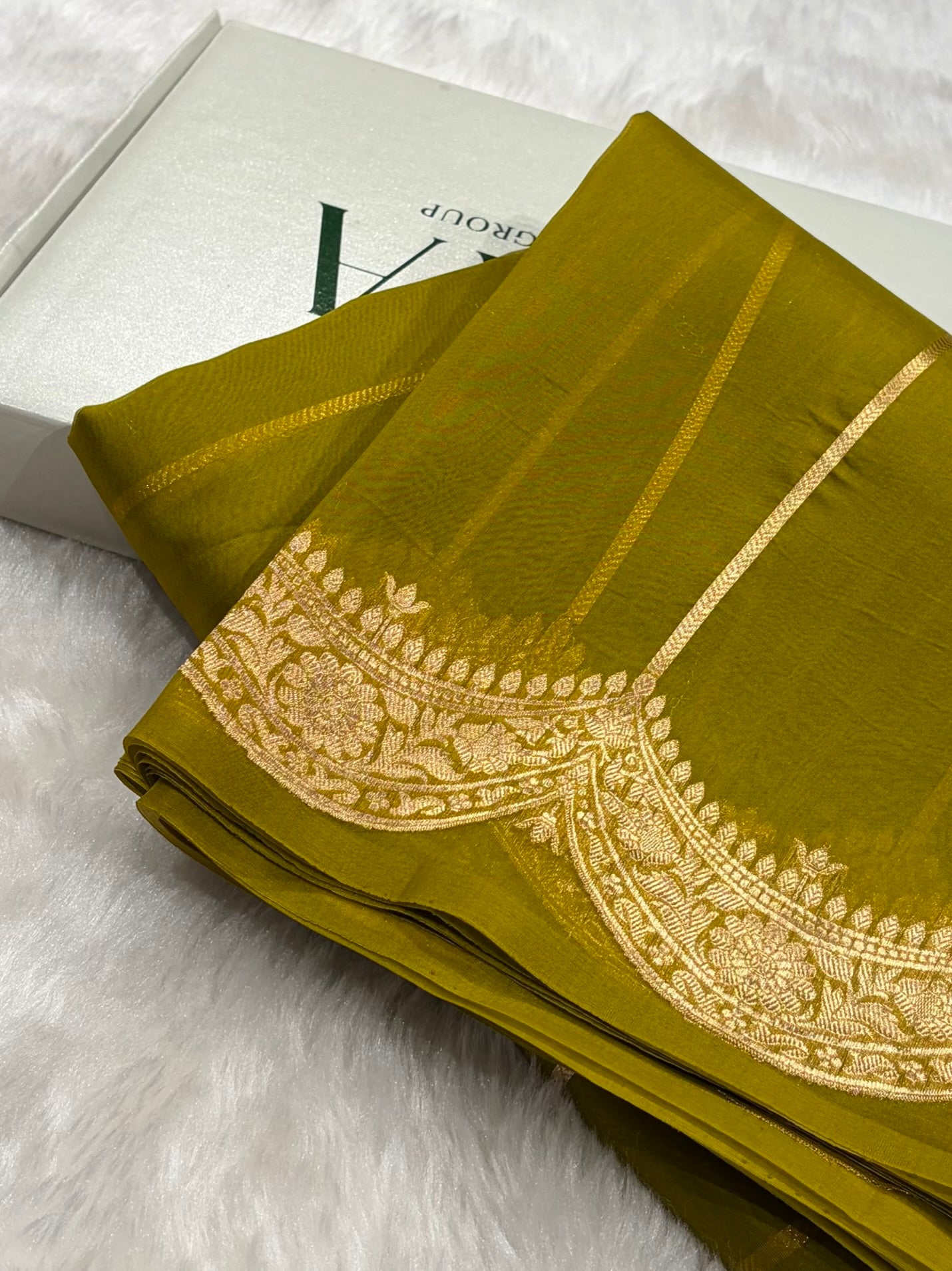 Banarasi Pure Organza Mehendi Green Shades With Scallop Stripe Banarasi Silk Saree PO-32