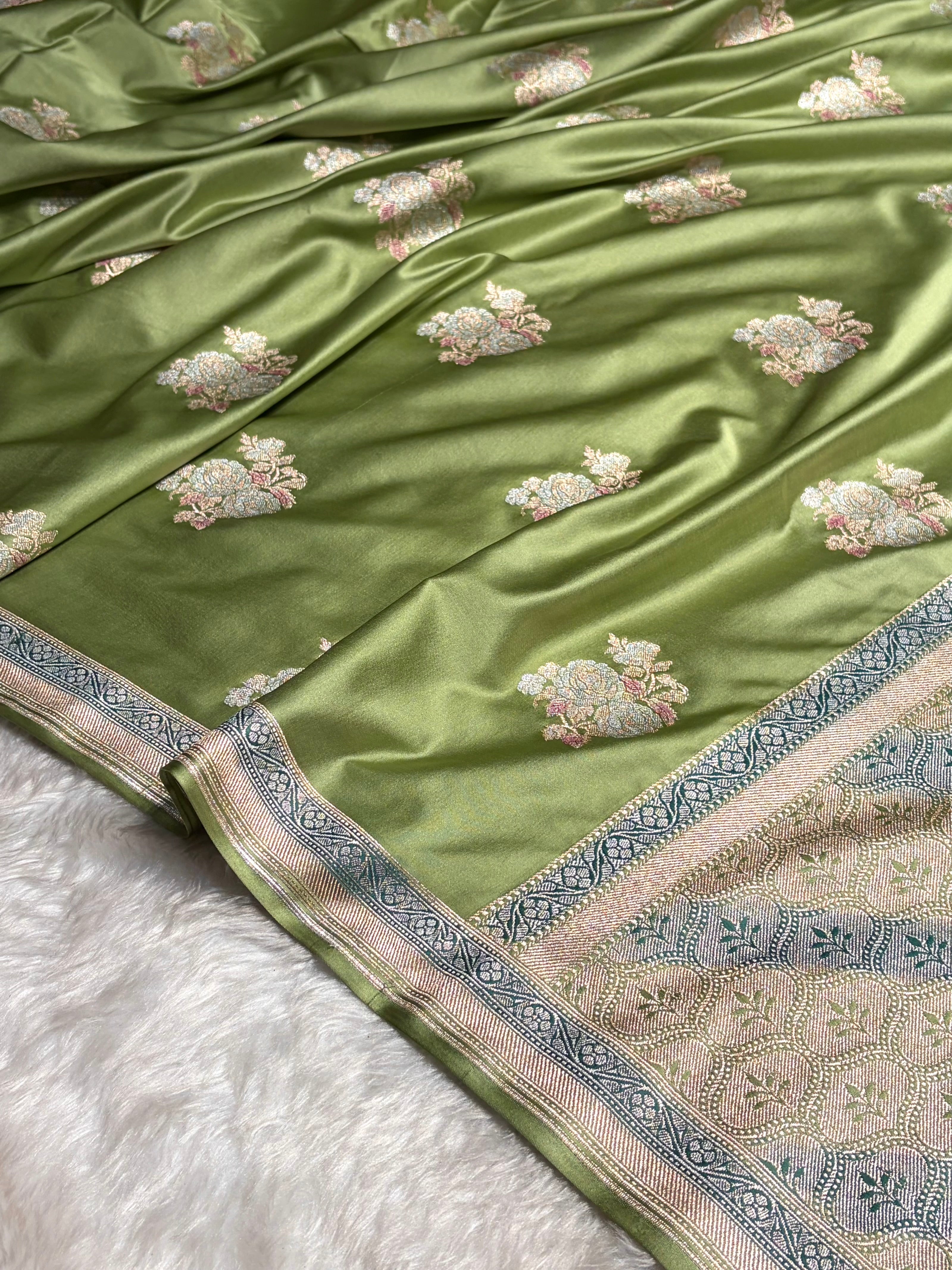 Pista Sona Rupa Minakari Floral Motif Mashru Silk Saree MS50