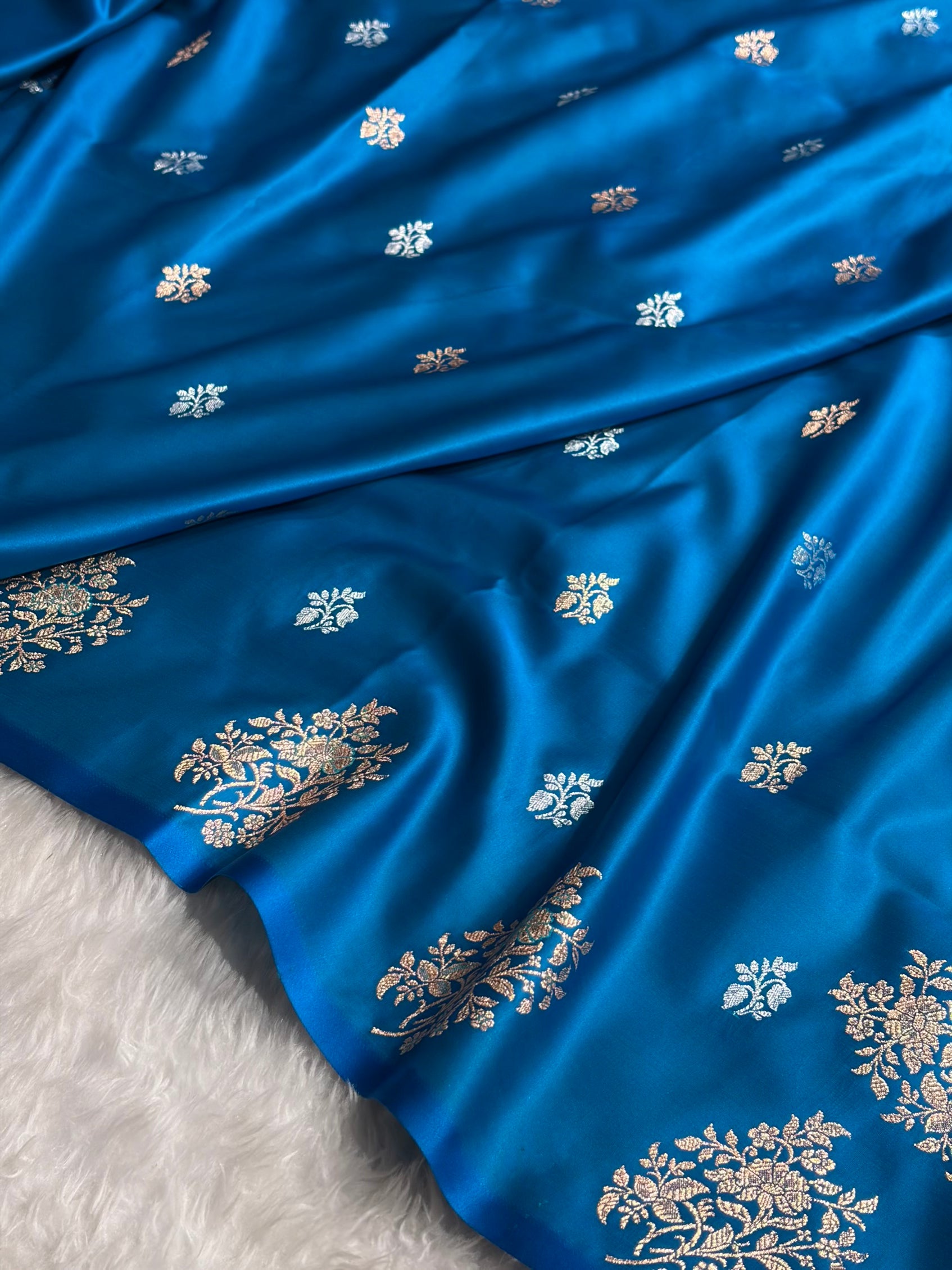 Firozi Shades Banarasi With Floral Border Mashru Silk Saree MSM-126