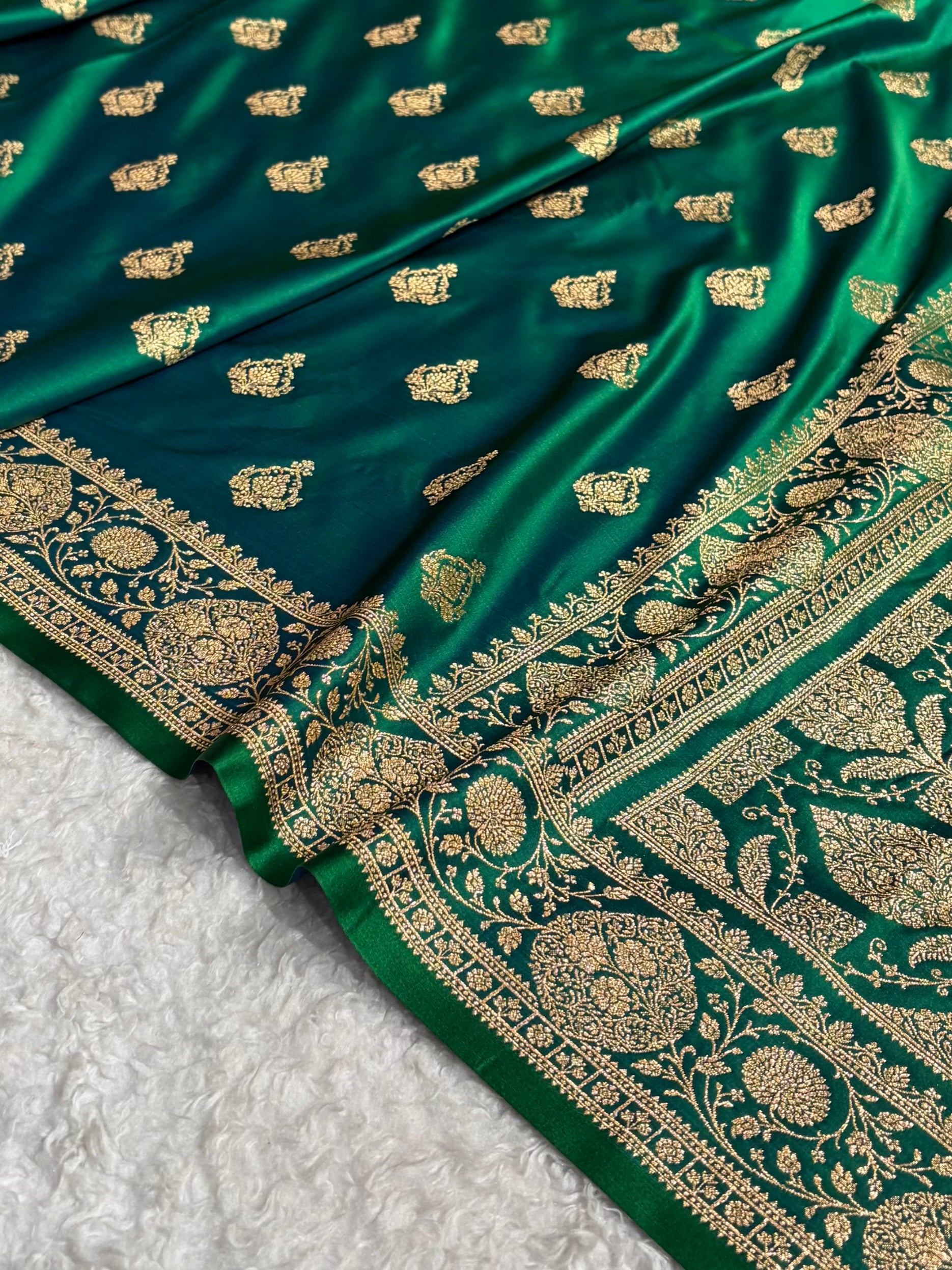 Banarasi Satin Katan Saree With Boota in Cross Green Shades SK98