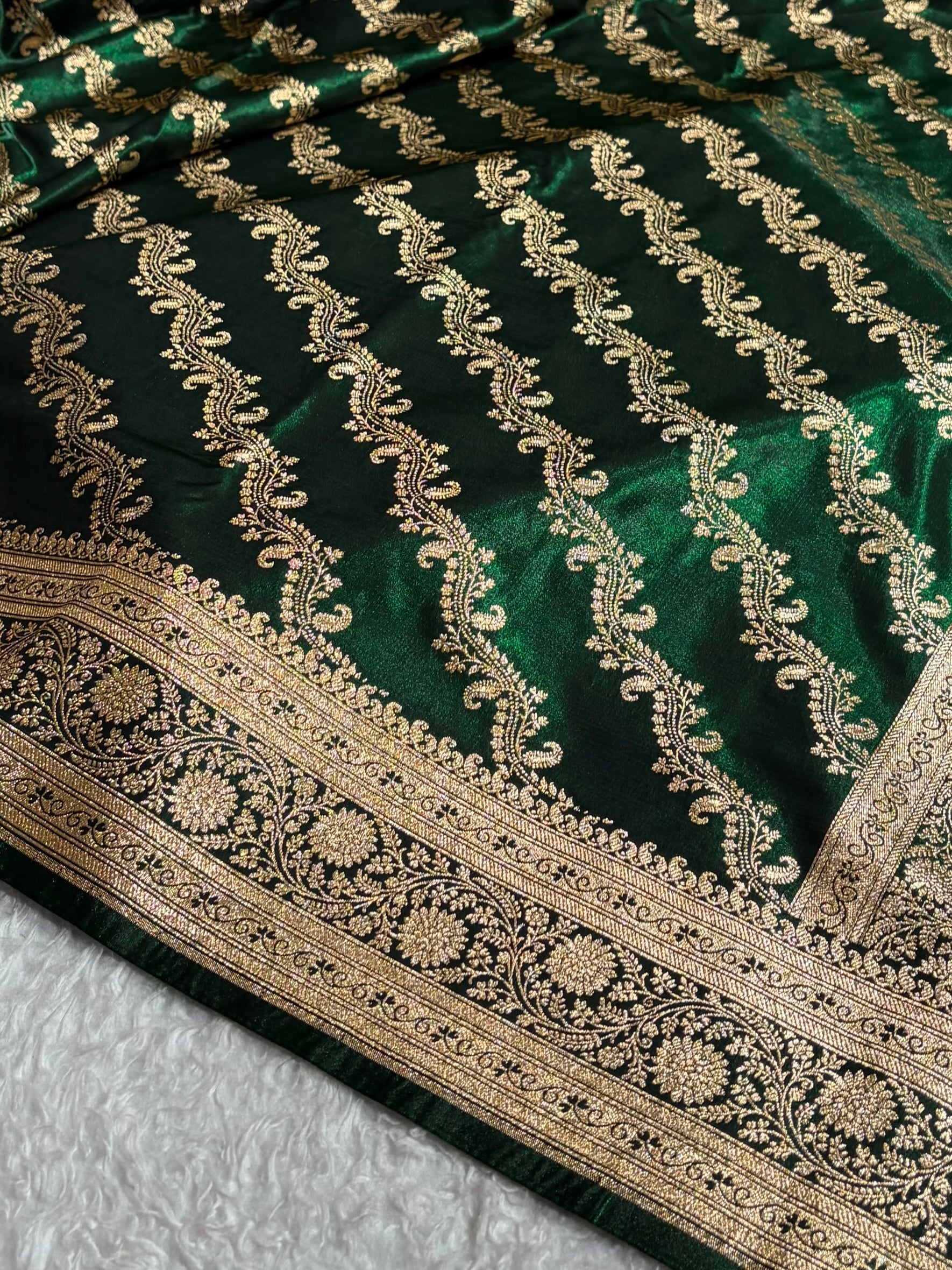 Bottle Green Shades Cross Pattern Banarasi Satin Silk Saree SS39