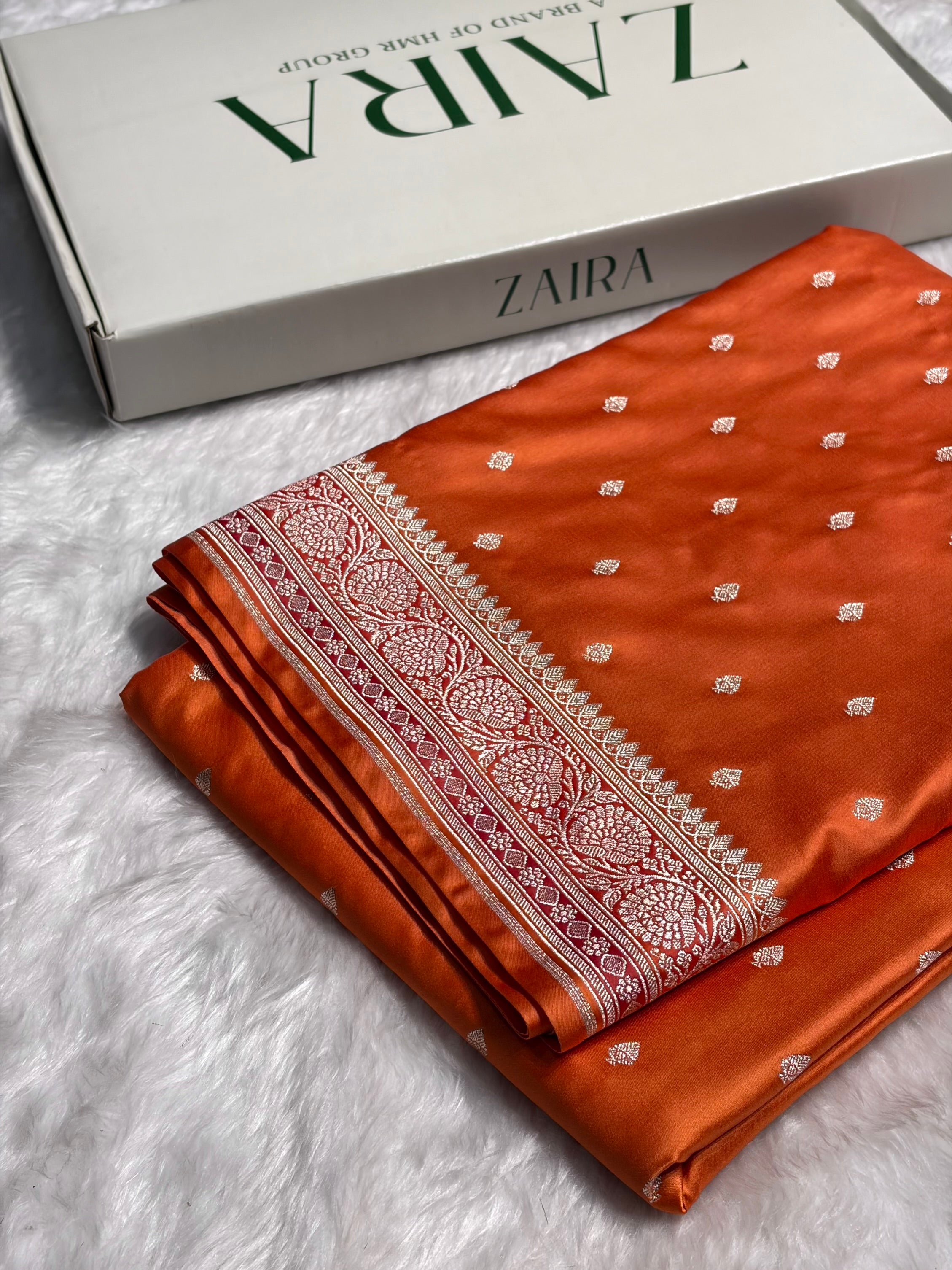 Rusty Orange Shades With Contrast Border Booti Mashru Silk Saree MS79