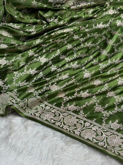 Mehendi Green Shades Mashru Silk Banarasi Saree With Jaal Pattern MS71