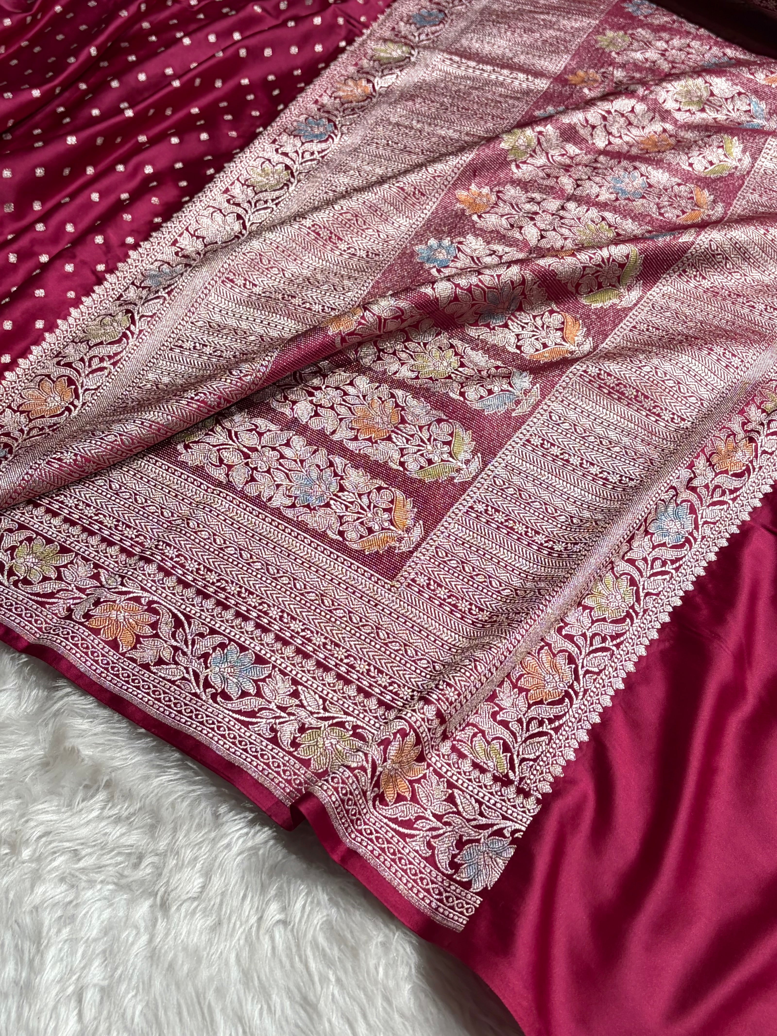Banarasi Floral Pattern in Deep Magenta Shades Floral Mashru Silk Saree MCS95