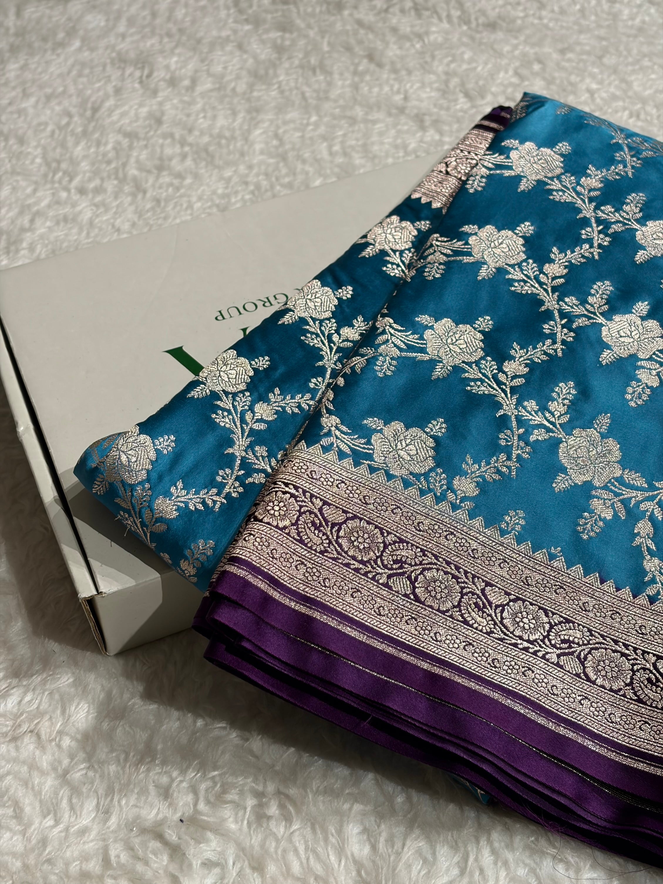 Contrast Firozi With Purple Floral Jaal Mashru Silk Saree MS28