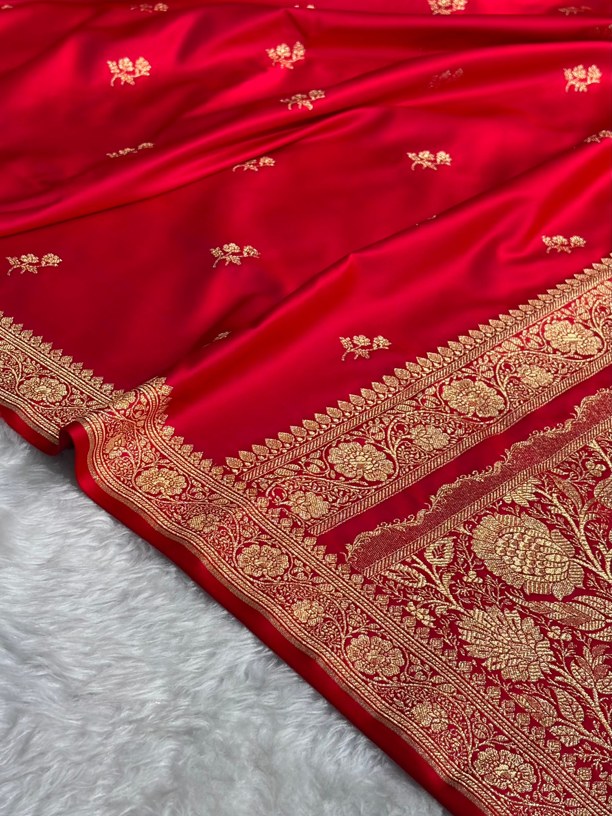 Red Shades Banarasi Boota Pattern Floral Mashru Silk Saree MSM-107