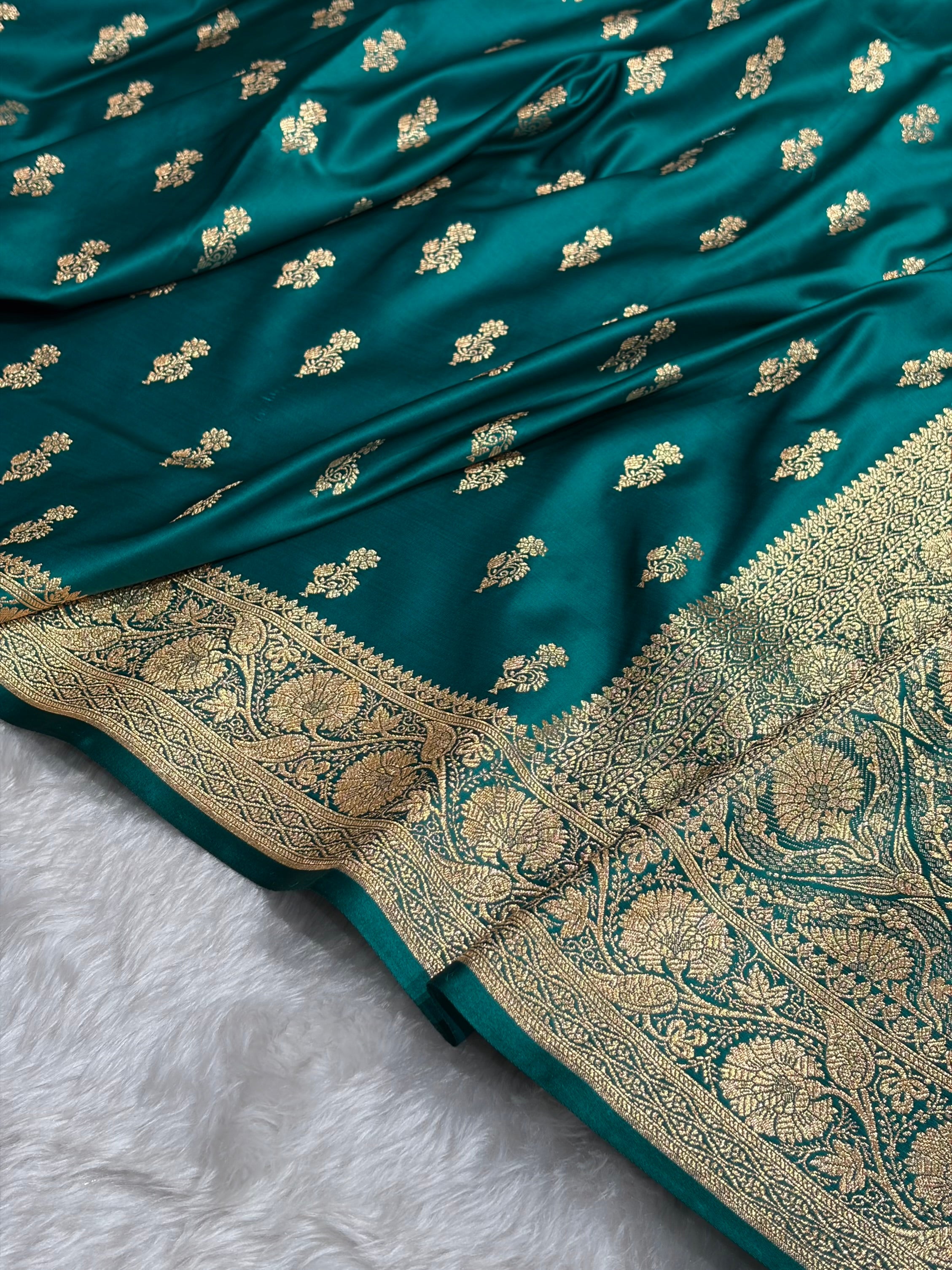 Banarasi Rama Unique Boota Pattern Satin Katan Silk Saree SK68