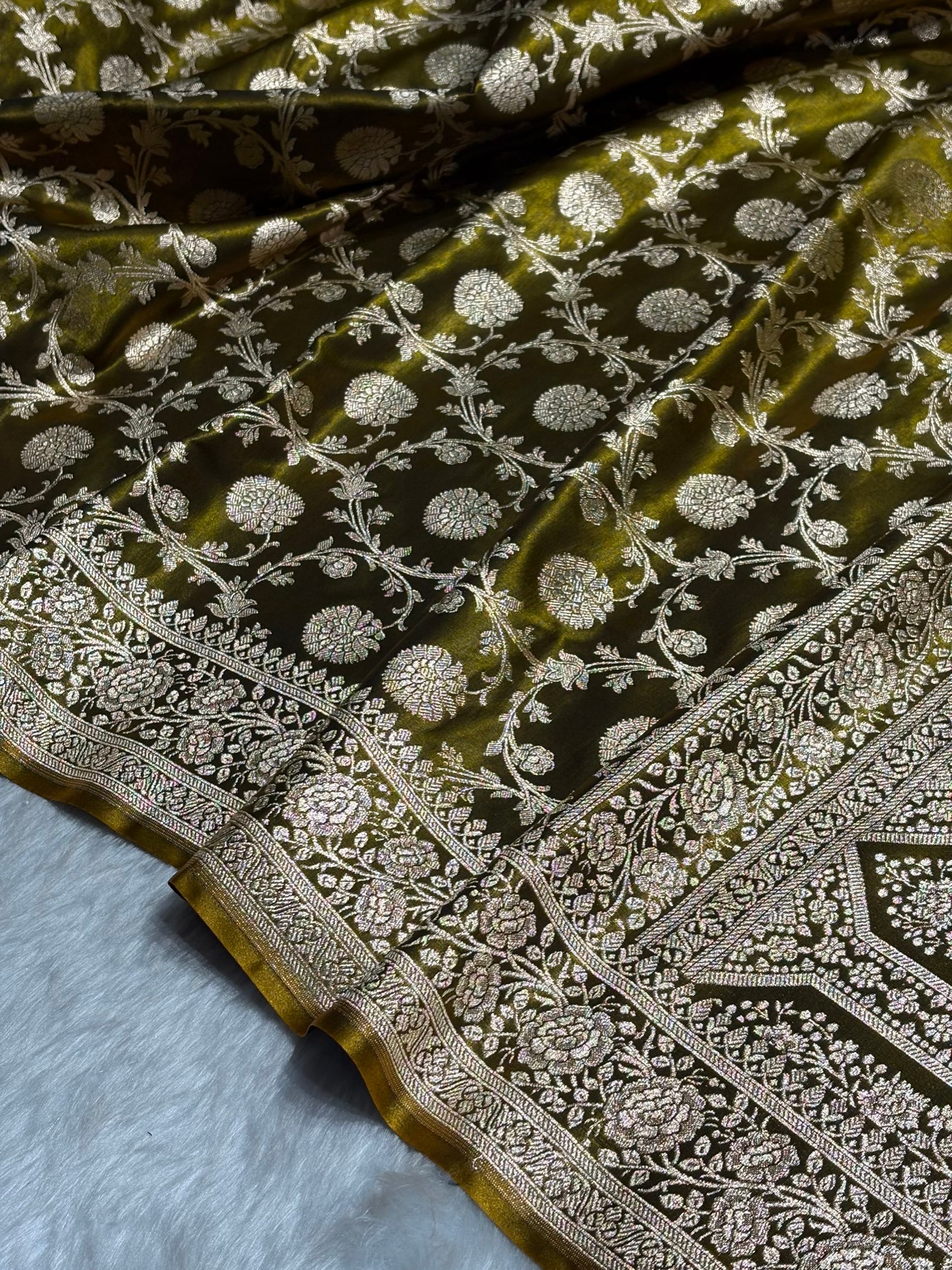 Light Weight Mehendi Green shades Satin Silk Saree SS15