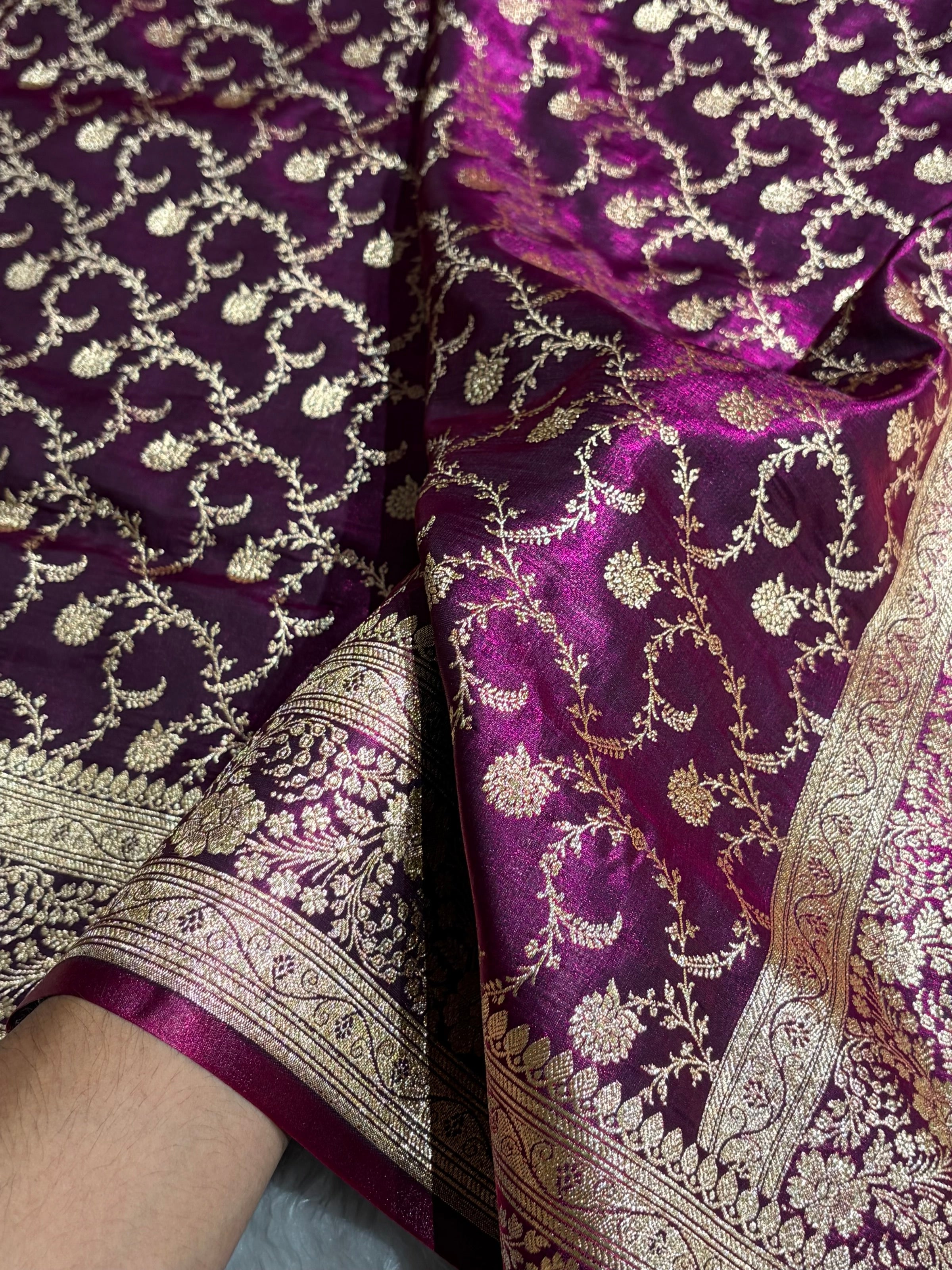 Wine Shades Jaal Pattern Banarasi Satin Silk Saree SS43