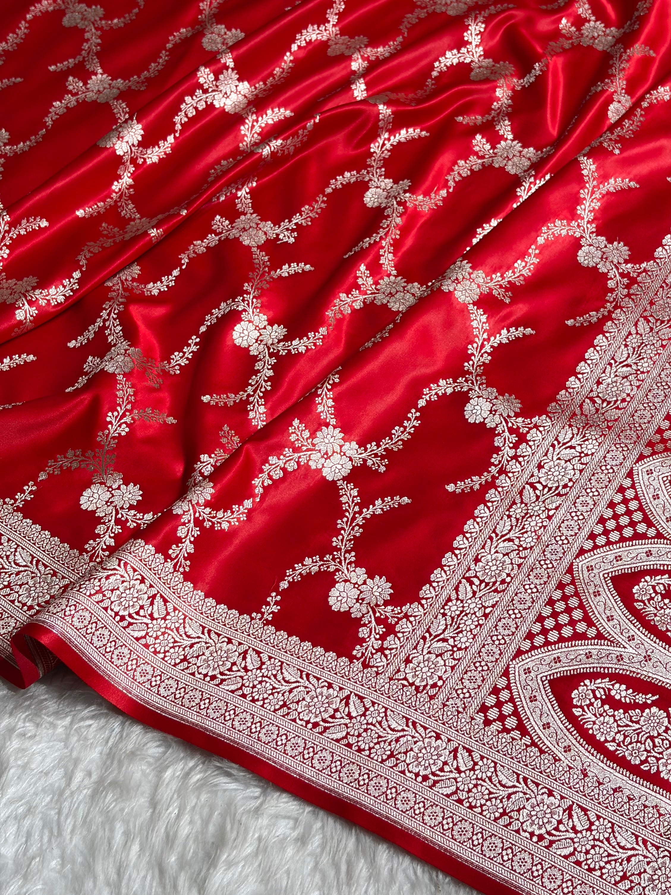 Red Shades Banarasi With Floral Border Mashru Silk Saree MSM-127