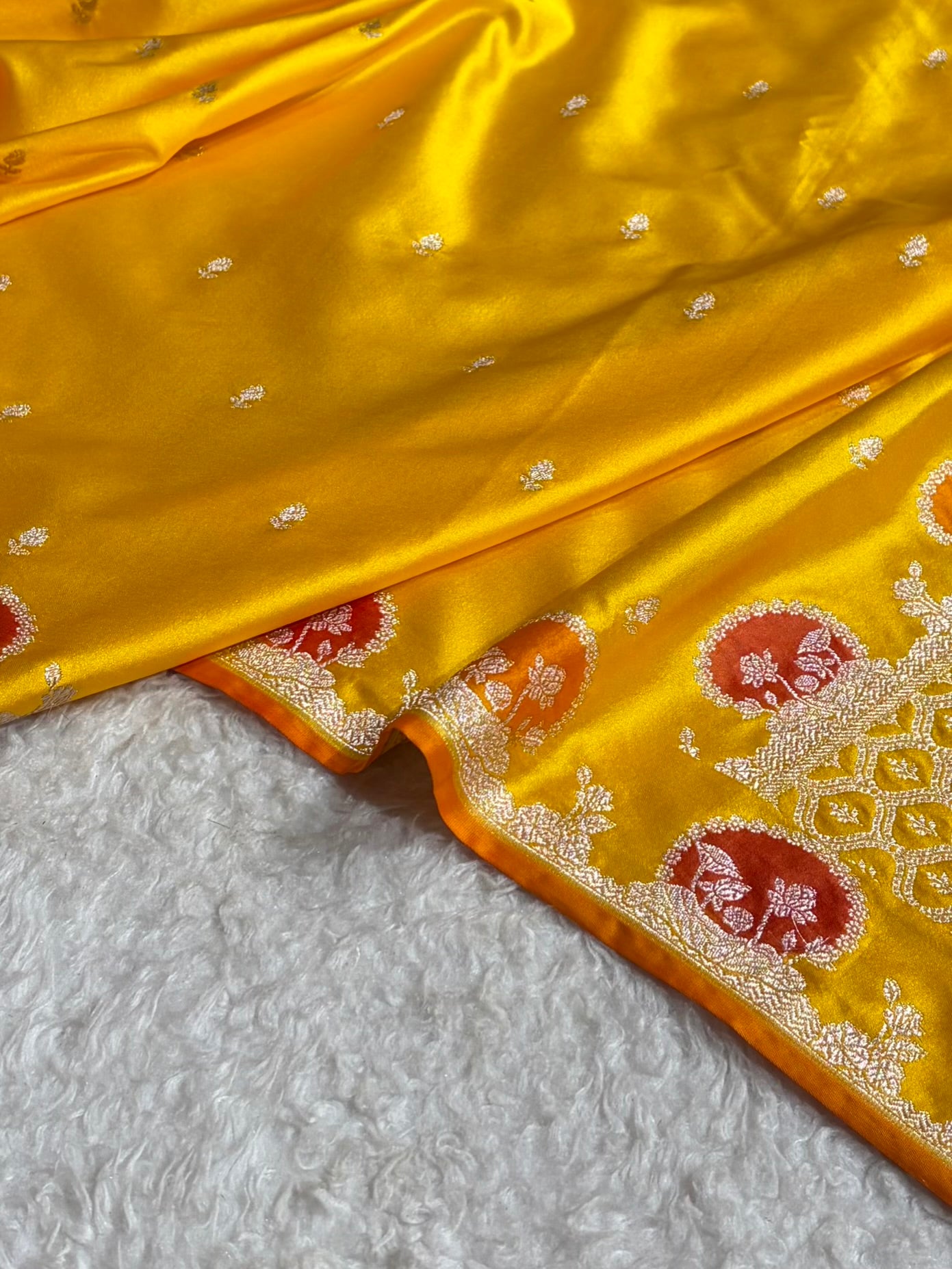 Banarasi Yellow Shades With Minakari Floral Mashru Silk Saree MS91