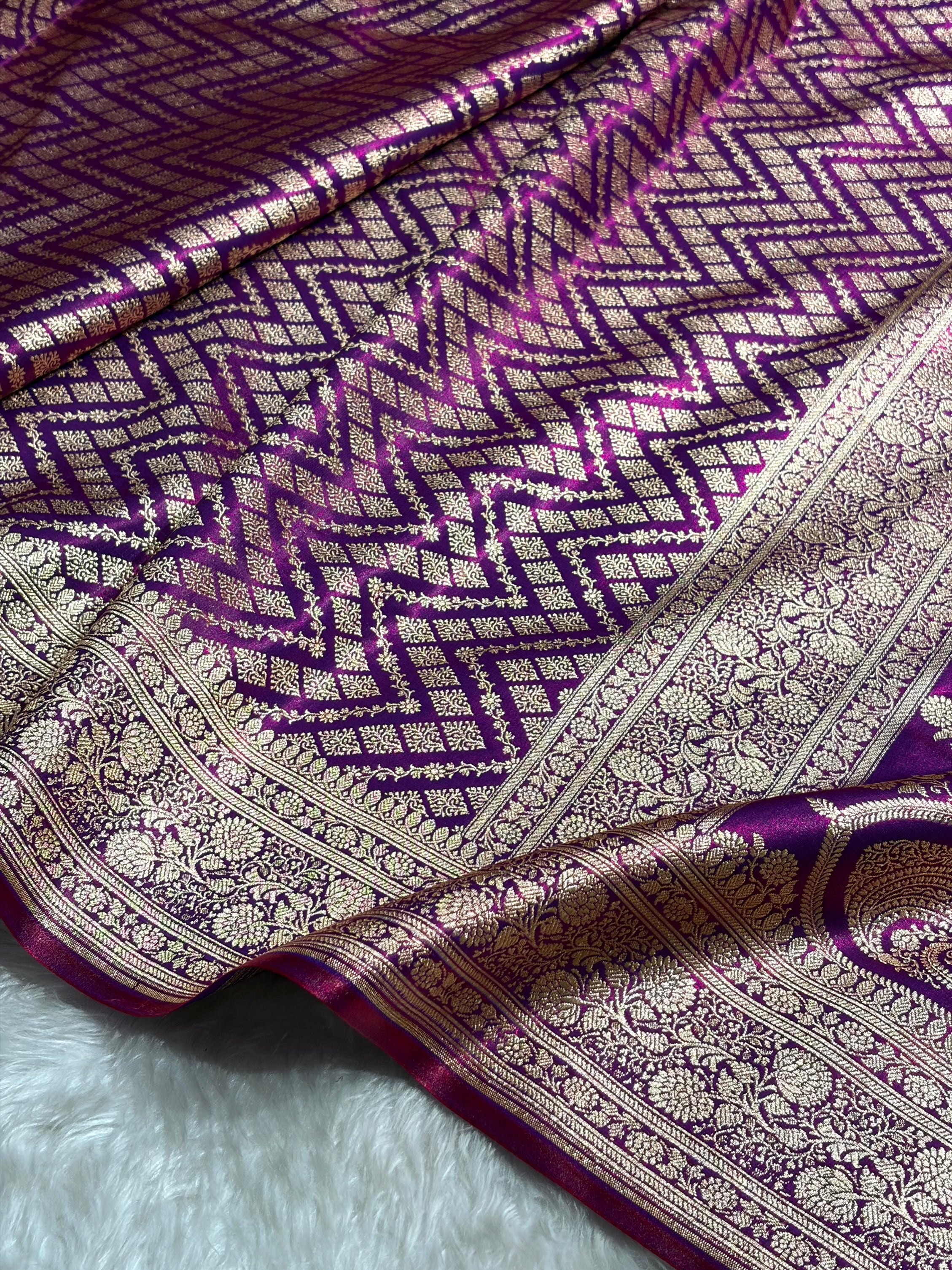 Cross Purple Shades Jaal Pattern Banarasi Satin Silk Saree SS56