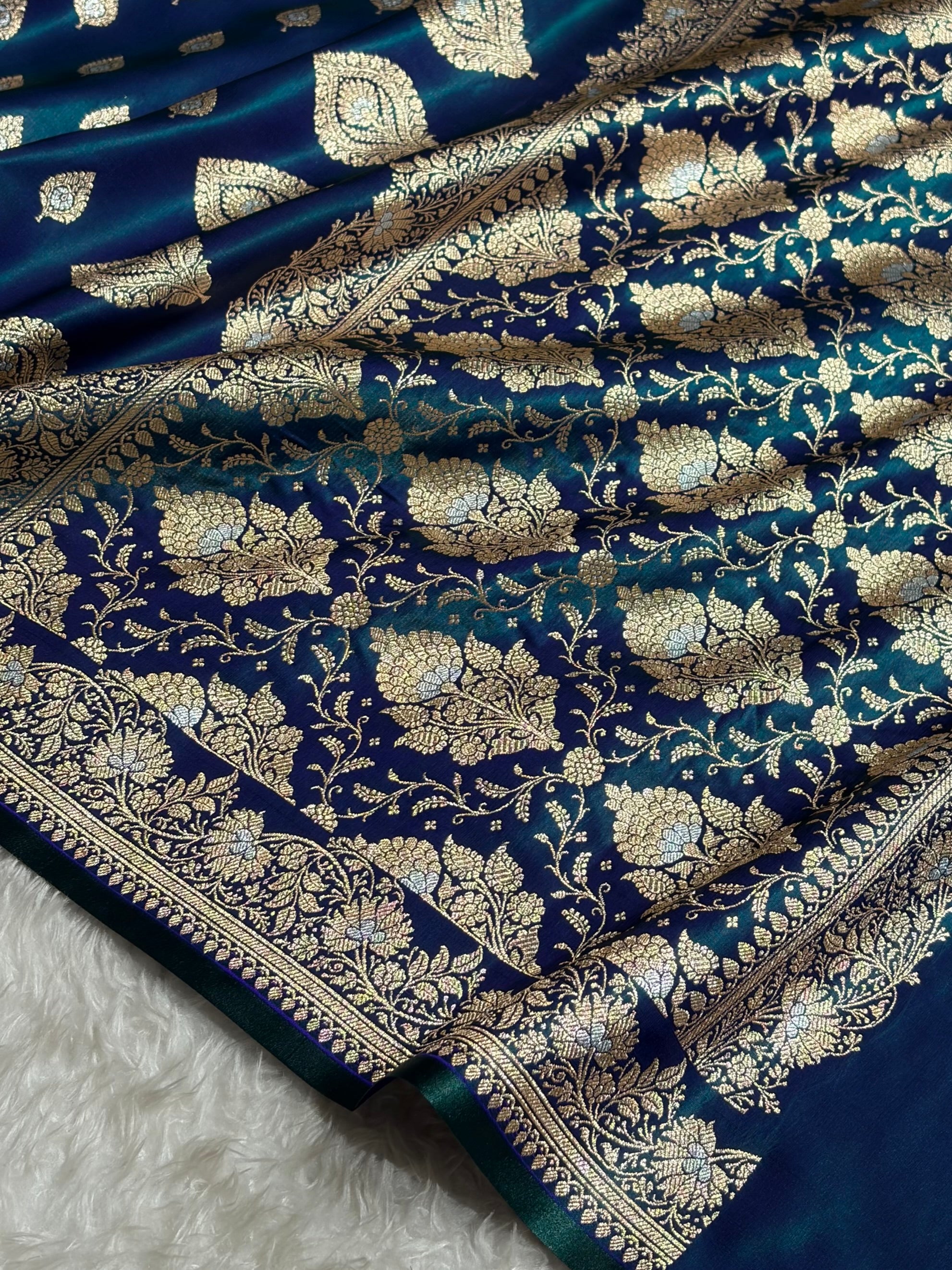 Banarasi Peacock Shades Minakari Booti Pattern Banarasi Satin Silk Saree SS60