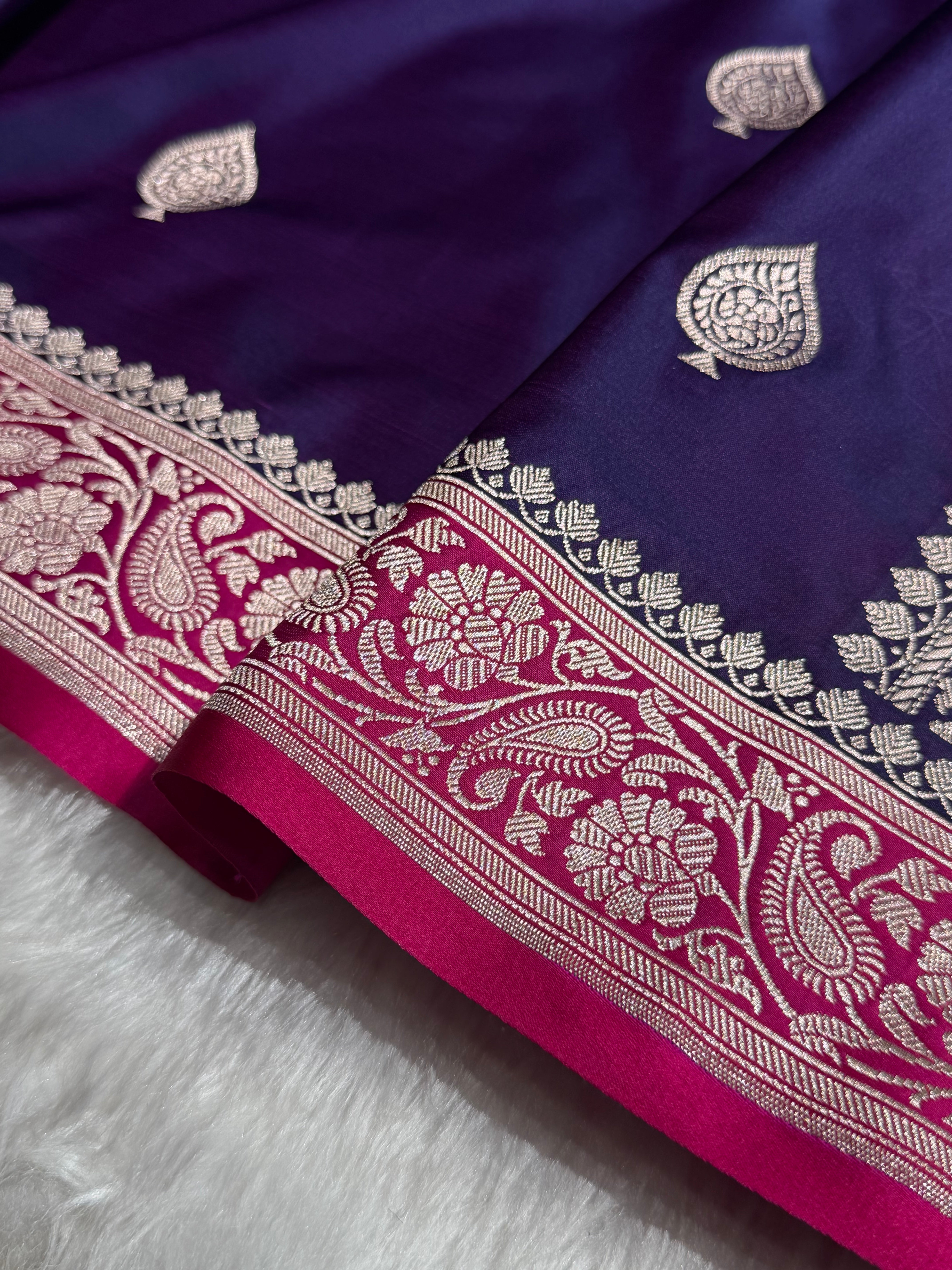 Contrast Banarasi Satin Katan Saree Booti Pattern in Purple / Rani Shades SK140