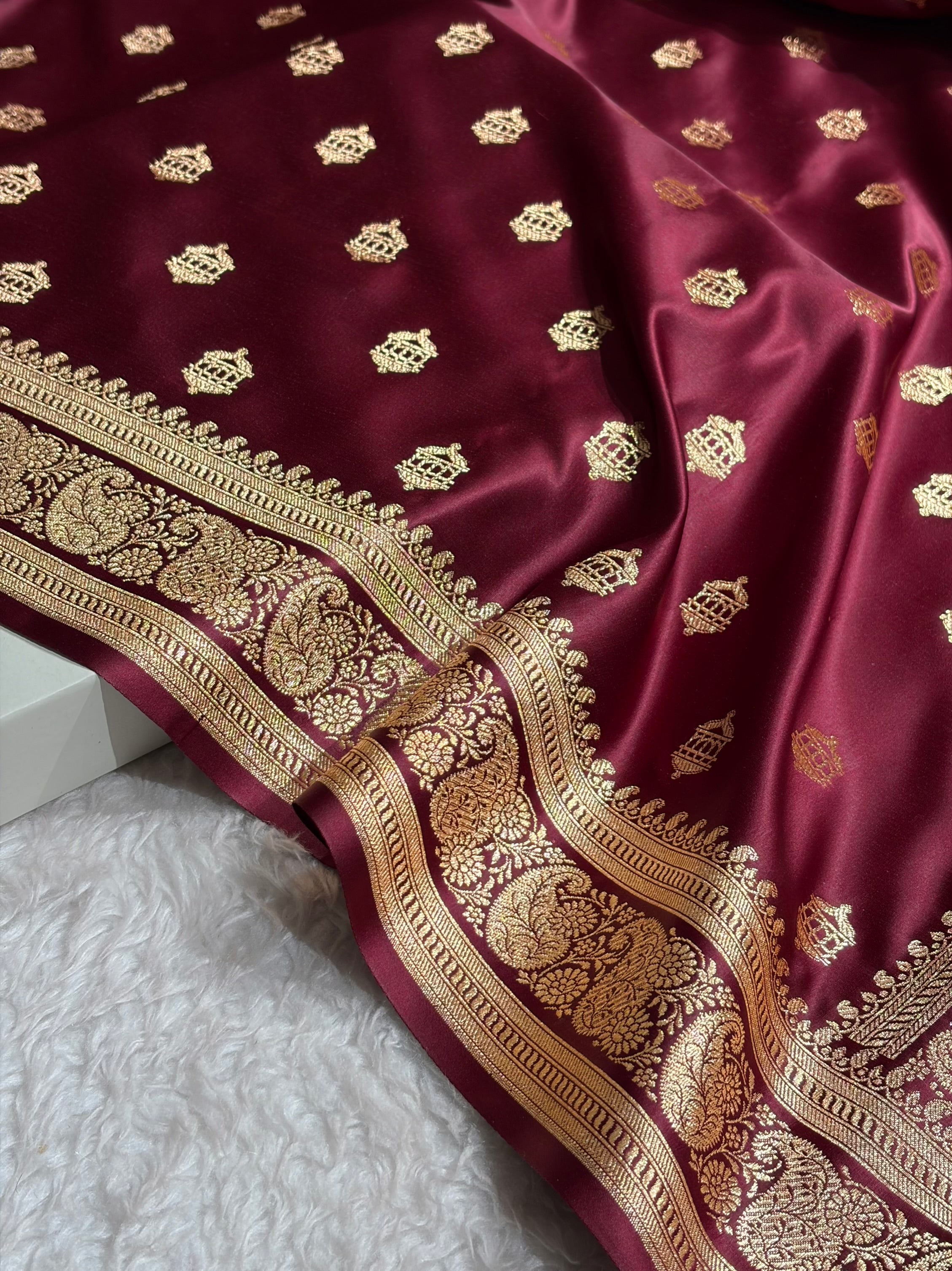 Banarasi Satin Katan Saree Booti Pattern in Chocolate Shades SK137