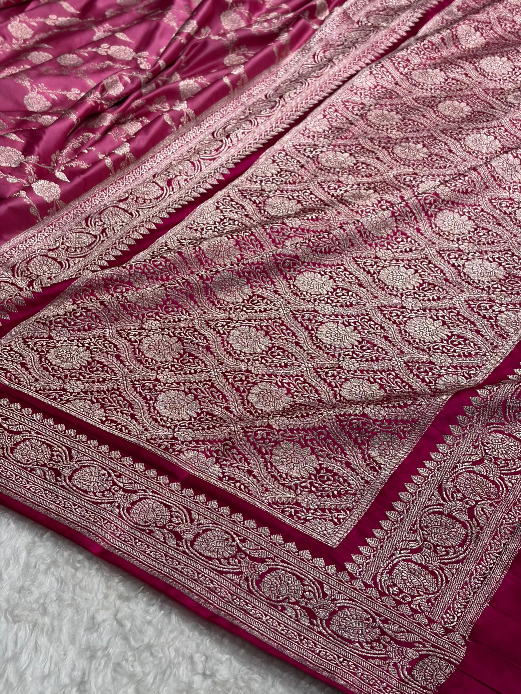 Contrast Baby Pink Shades Floral Jaal Pattern Mashru Silk Saree MS76