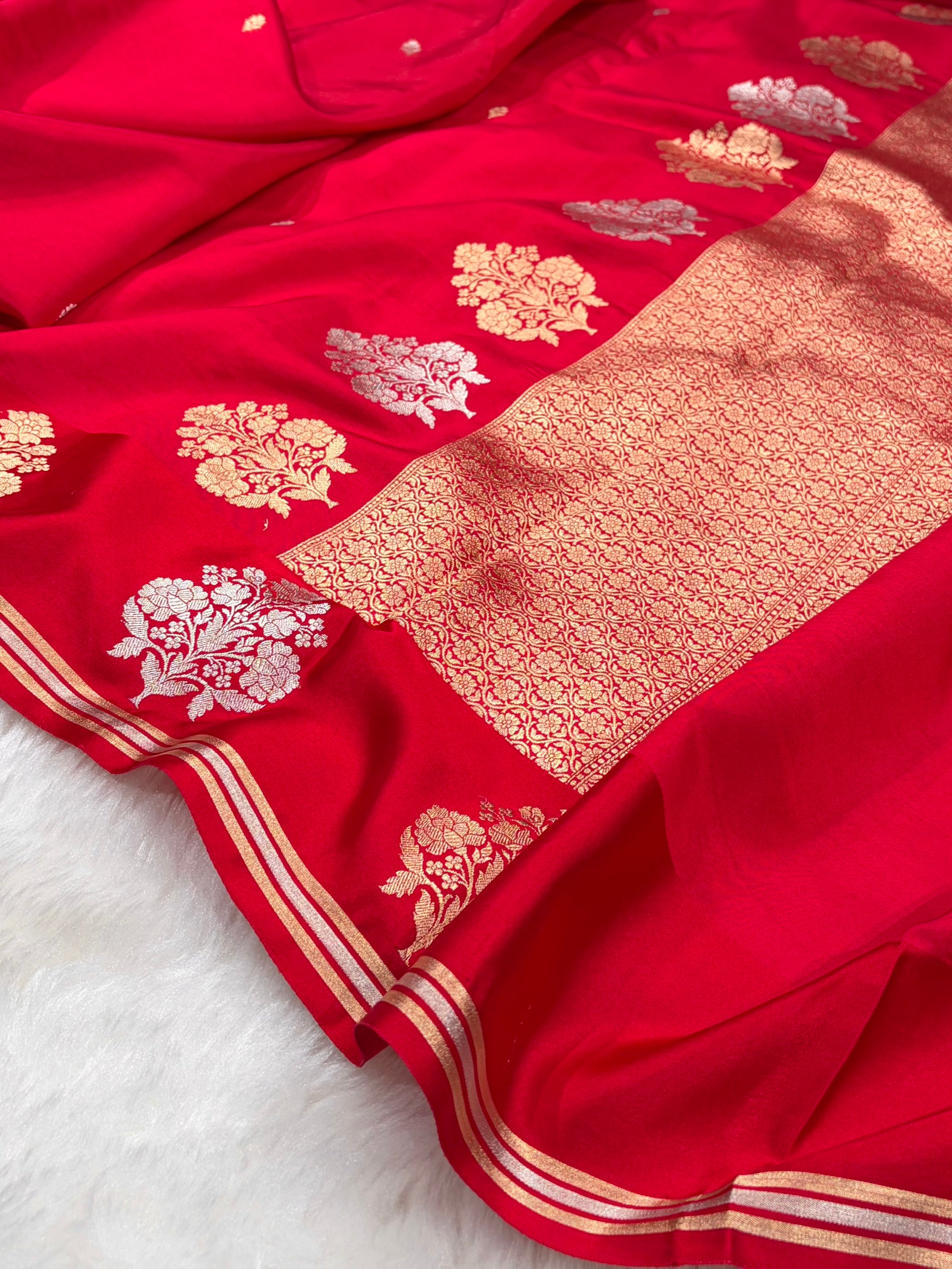 Red Handwoven Kaduwa Pure Katan Paper Silk RM-01