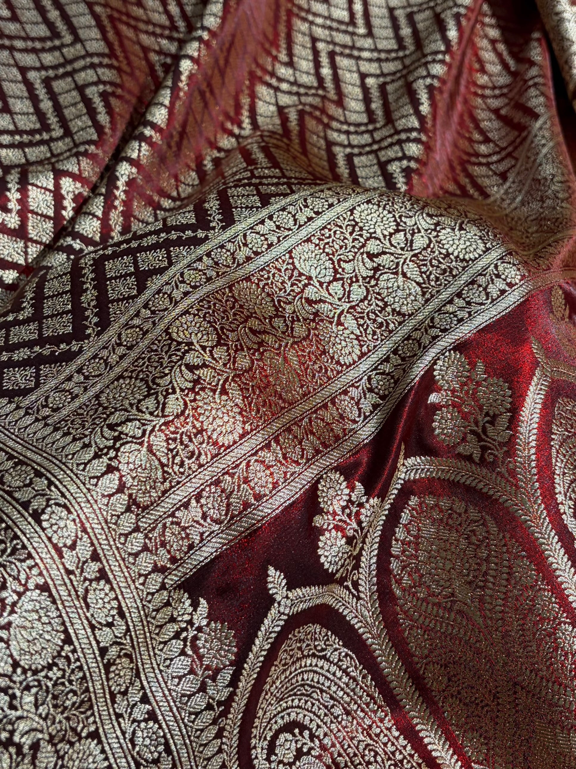 Maroon Shades Jaal Pattern Banarasi Satin Silk Saree SS56