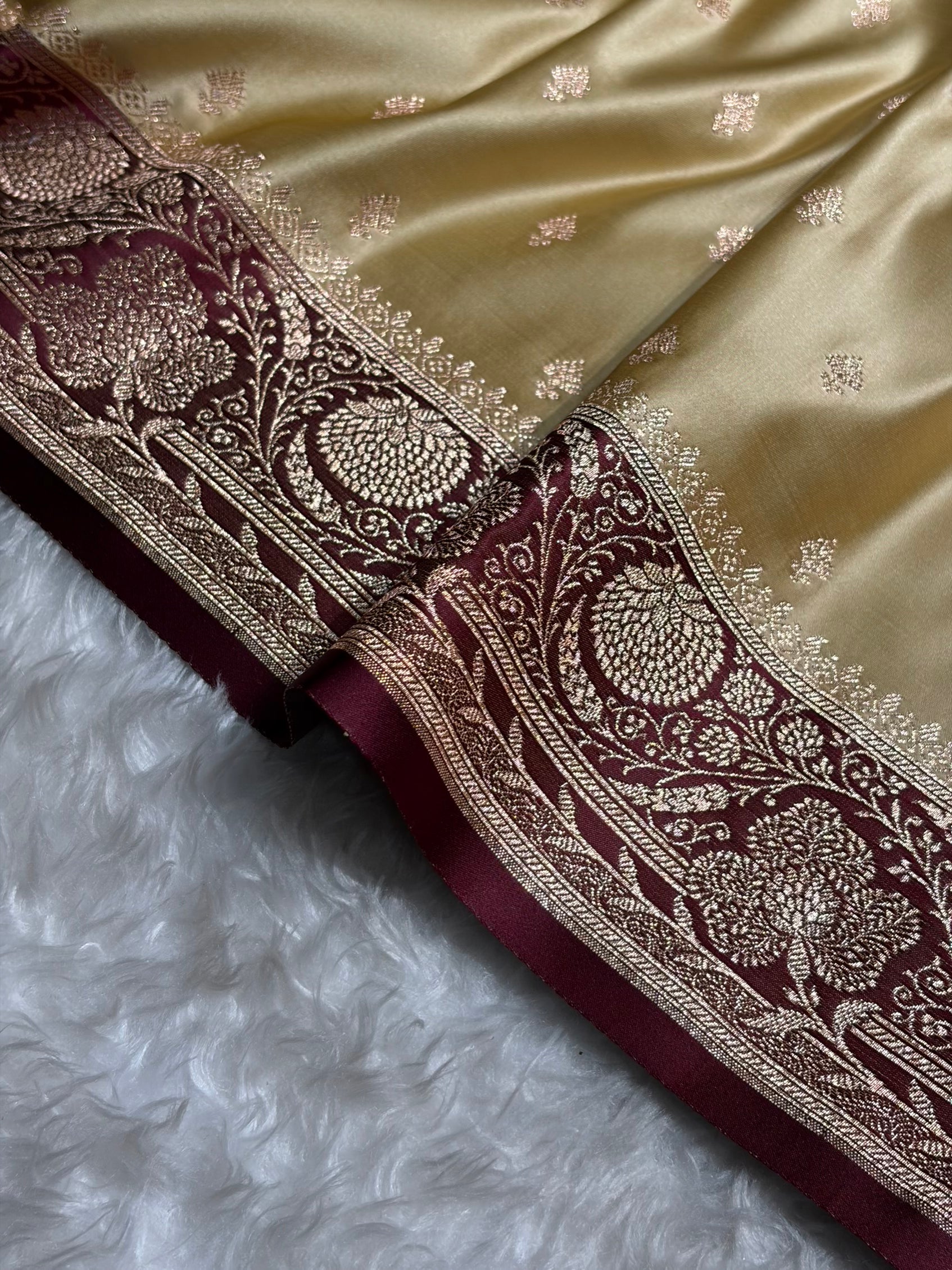 Banarasi Satin Katan Saree Floral Booti Pattern in Contrast Tusser / Garnet Shades SK153