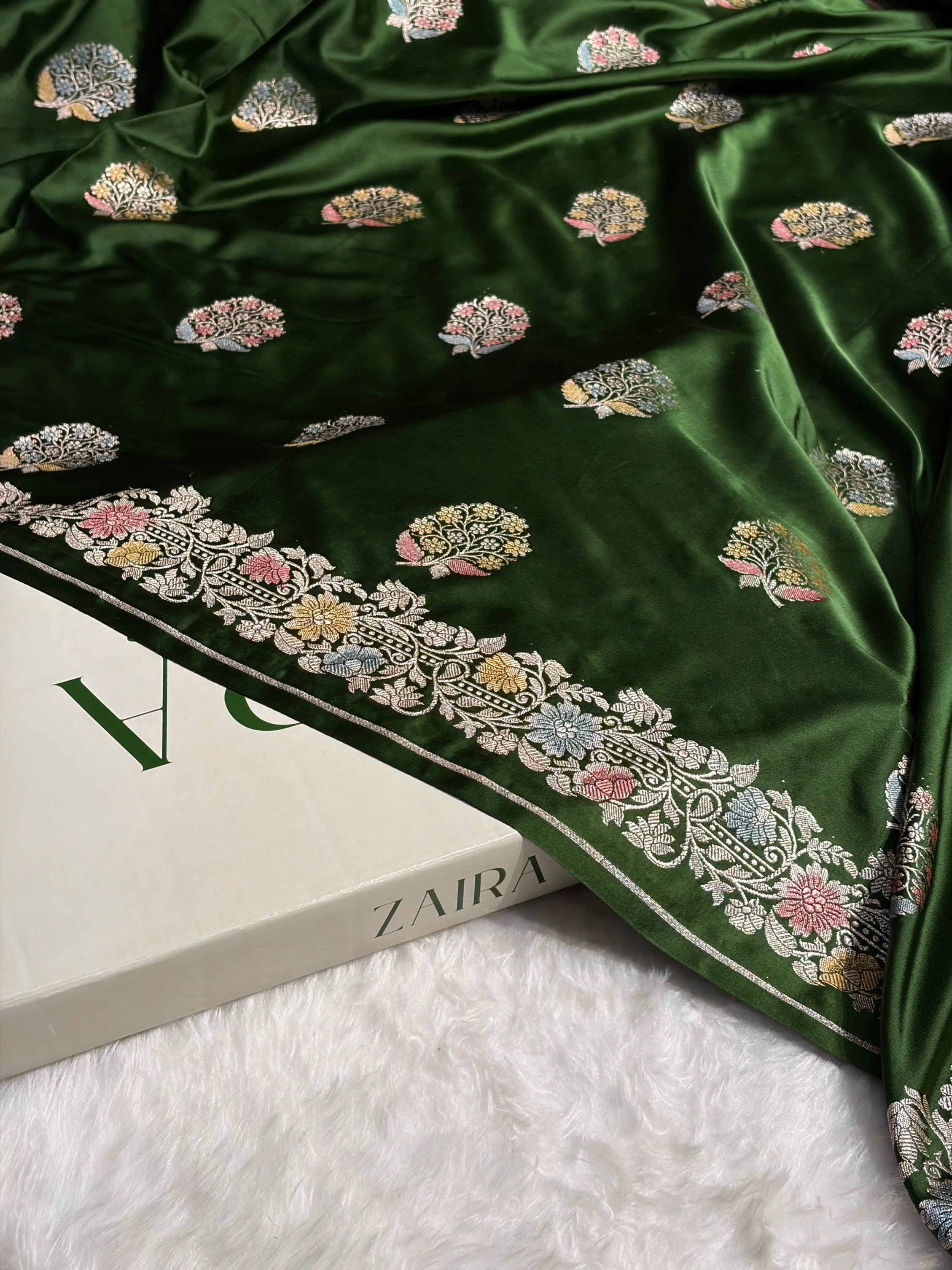 Bottle Green Mashru Silk Saree With Allover Floral Boota MS21