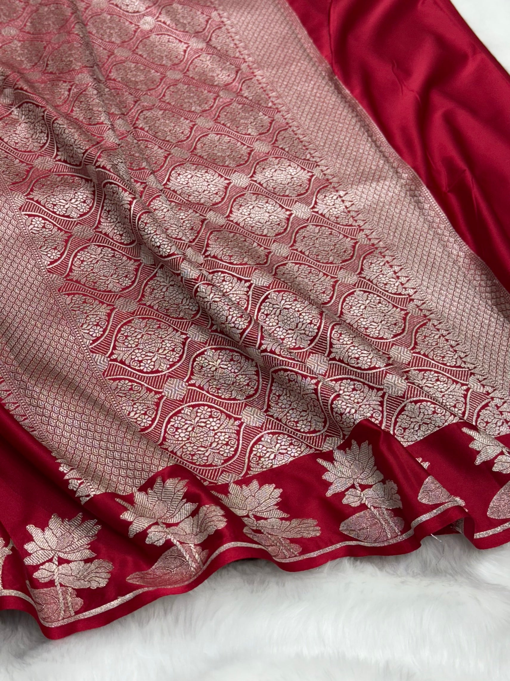 Pinkish Maroon Shades Floral Booti Mashru Silk Saree MS54