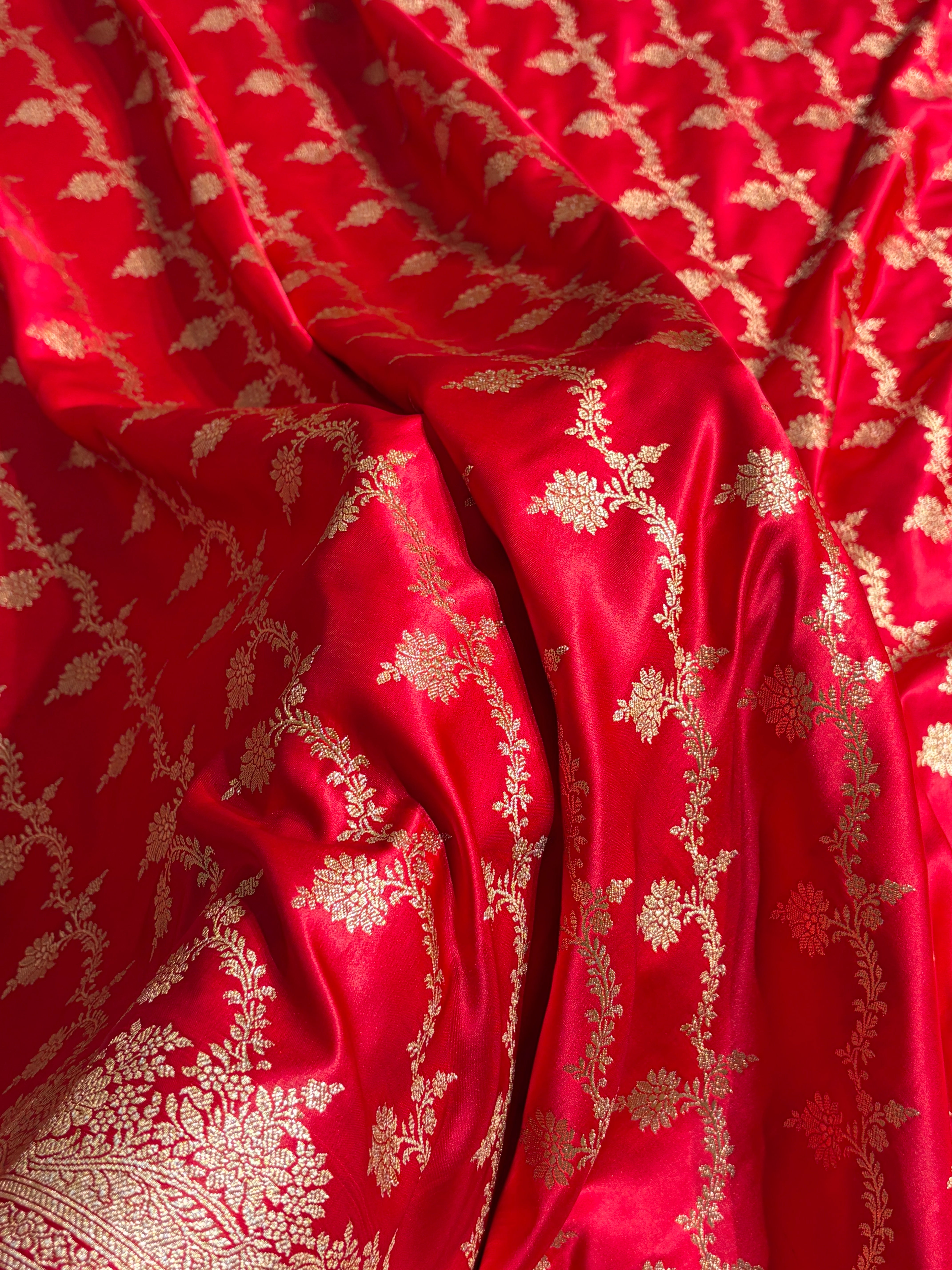 Banarasi Satin Katan Saree Floral Cross Pattern in Red Shades SK147