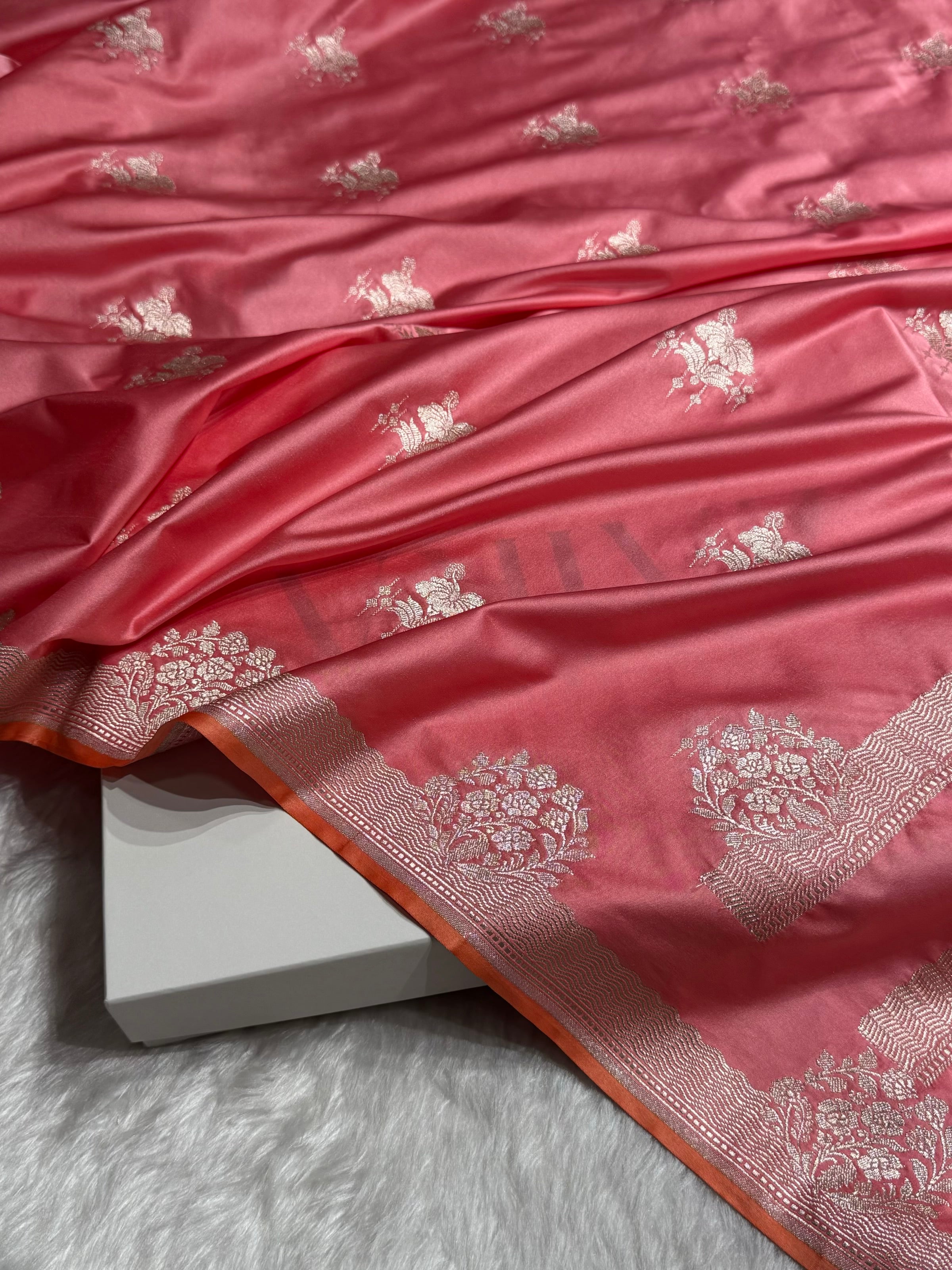 Banarasi Peach Shades Floral Mashru Silk Saree MS87