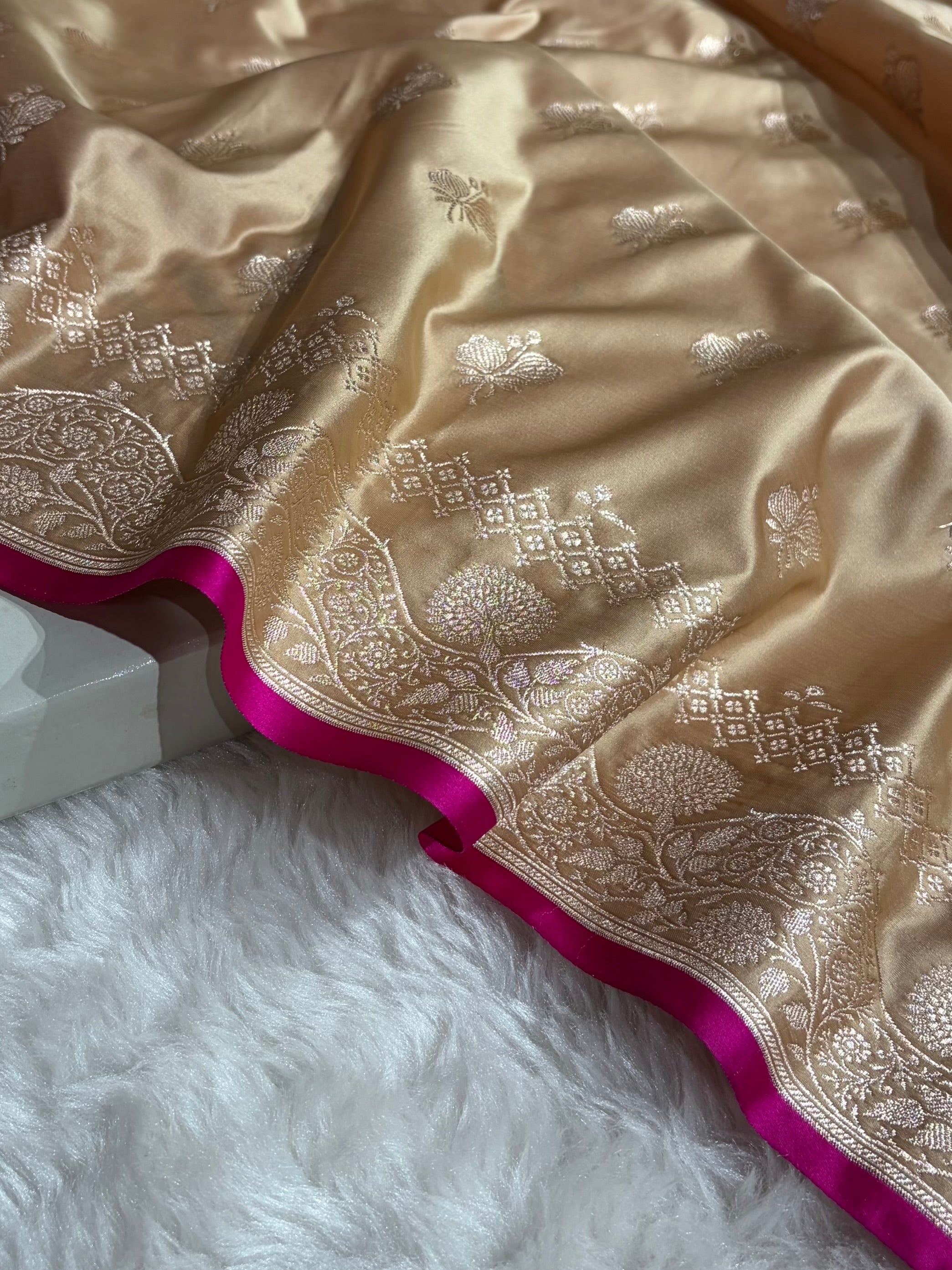 Light Beige Shades Banarasi Boota Pattern Floral Mashru Silk Saree MSM-115