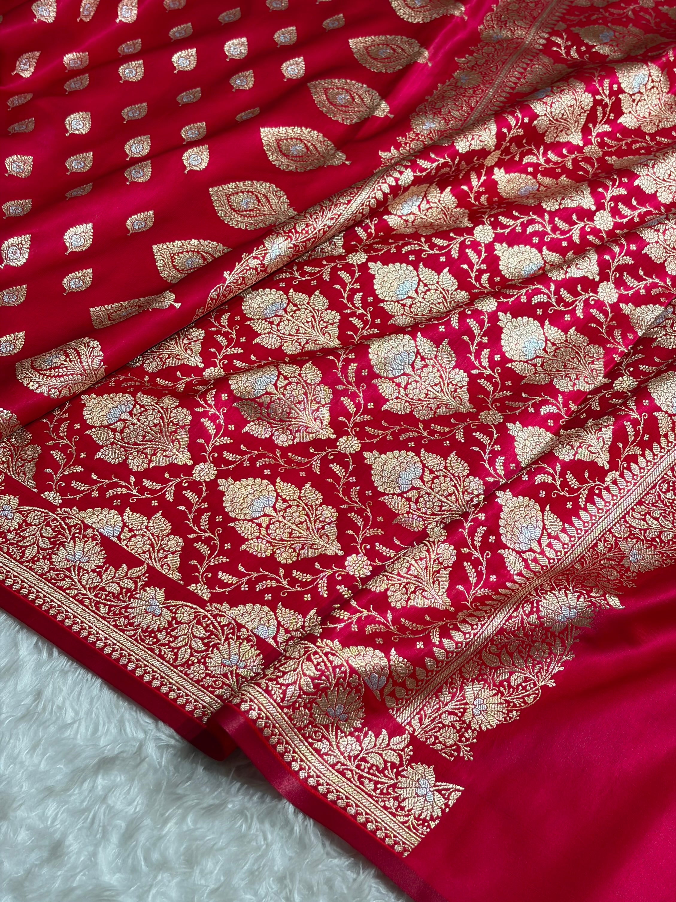 Banarasi Cross Rani Shades Minakari Booti Pattern Banarasi Satin Silk Saree SS60