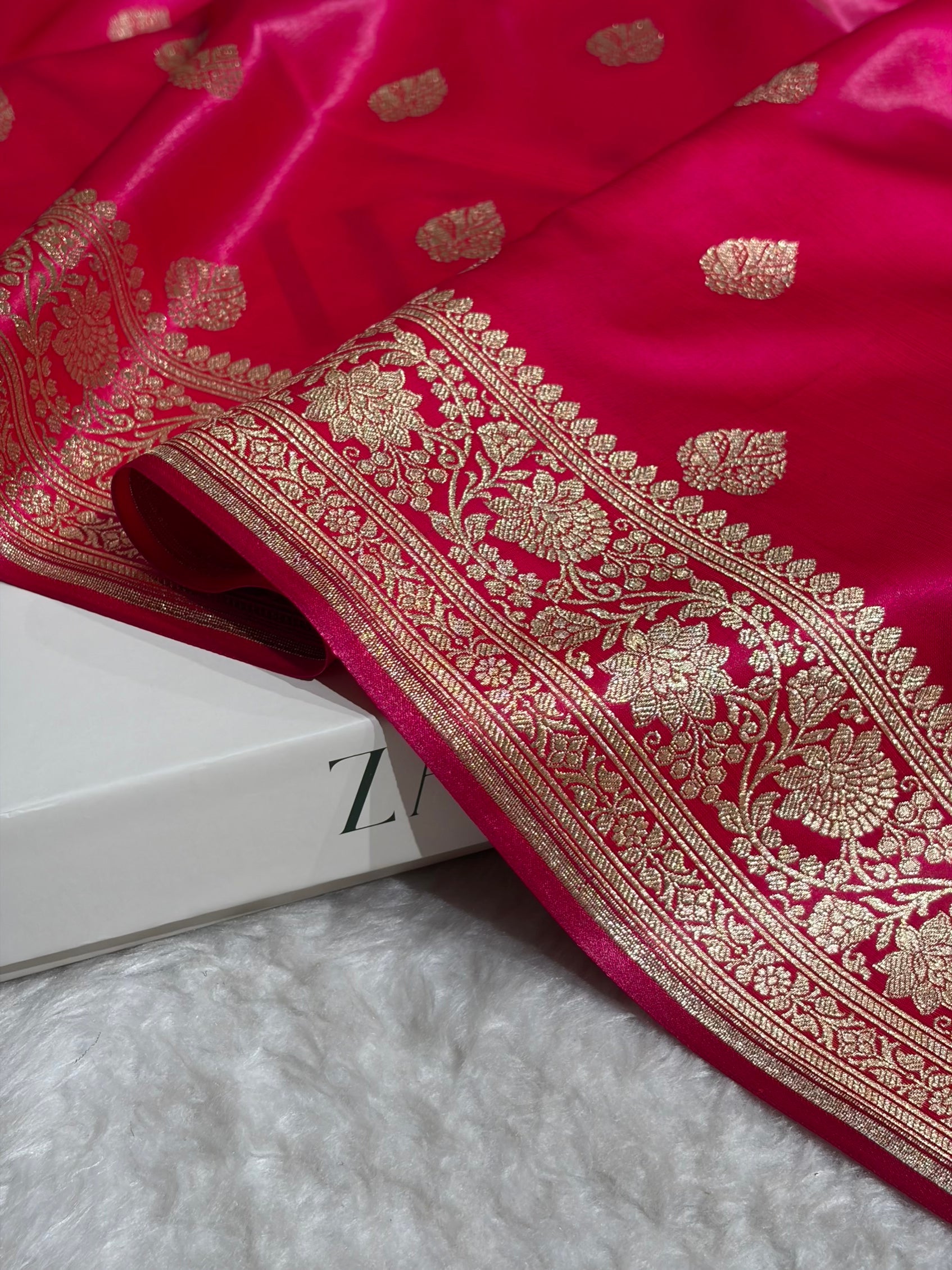 Cross Rani Shades Booti Pattern Banarasi Satin Silk Saree SS58