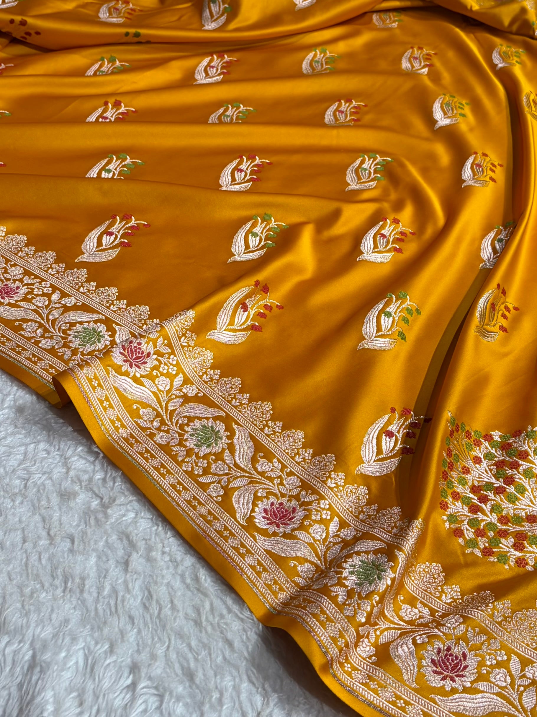 Mustard Gold Shades Banarasi Boota Pattern Minakari Floral Mashru Silk Saree MSM-121