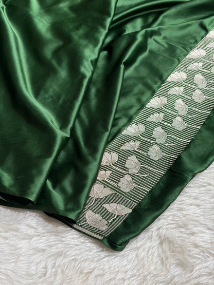 Banarasi Floral Jaal Pattern in Bottle Green Shades Floral Mashru Silk Saree MCS99