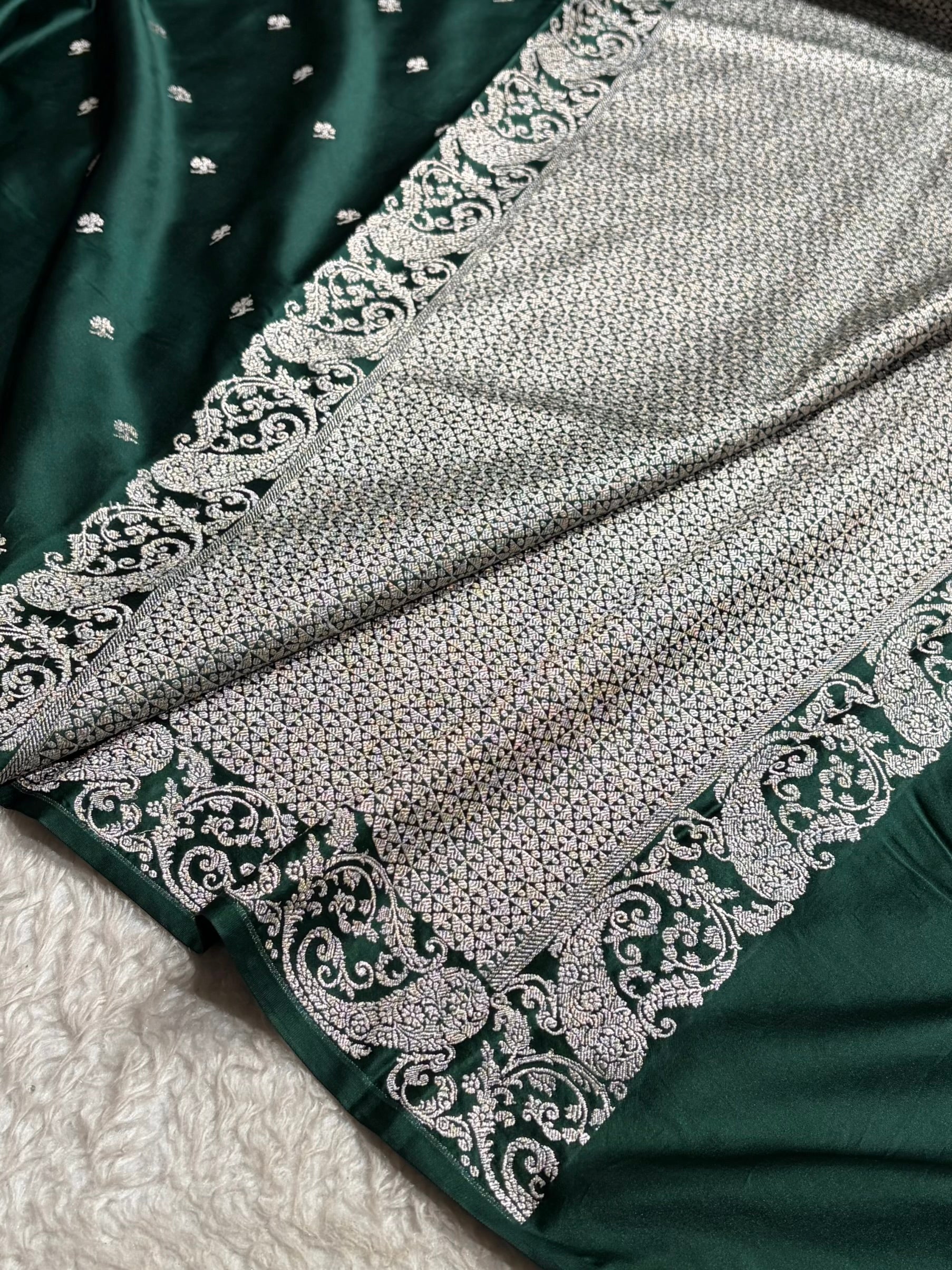 Kairi Border Dark Bottle Green Mashru Silk Saree