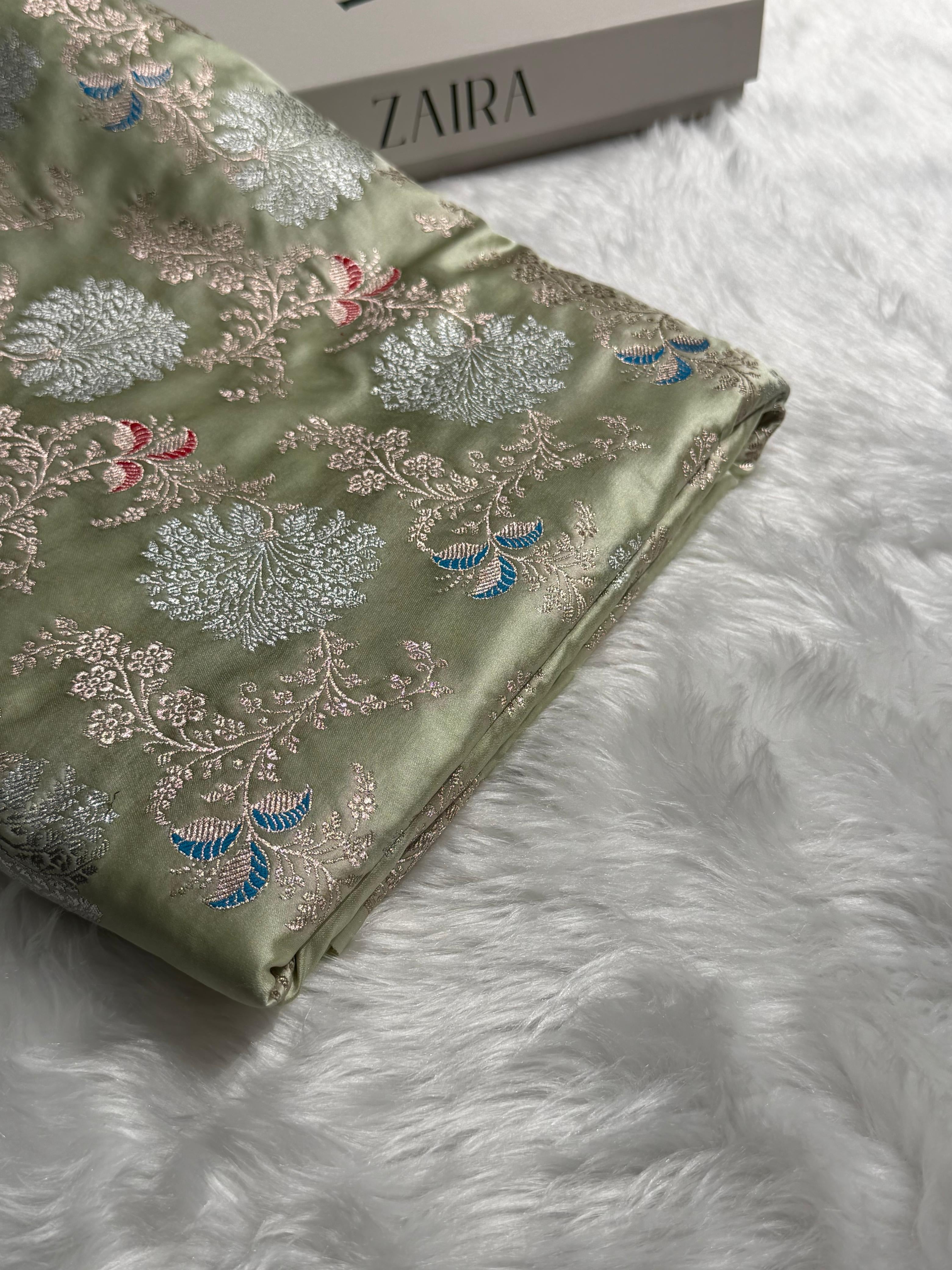 Banarasi Floral Minakari Jaal Pattern in Ivory Shades Floral Mashru Silk Saree MCS100