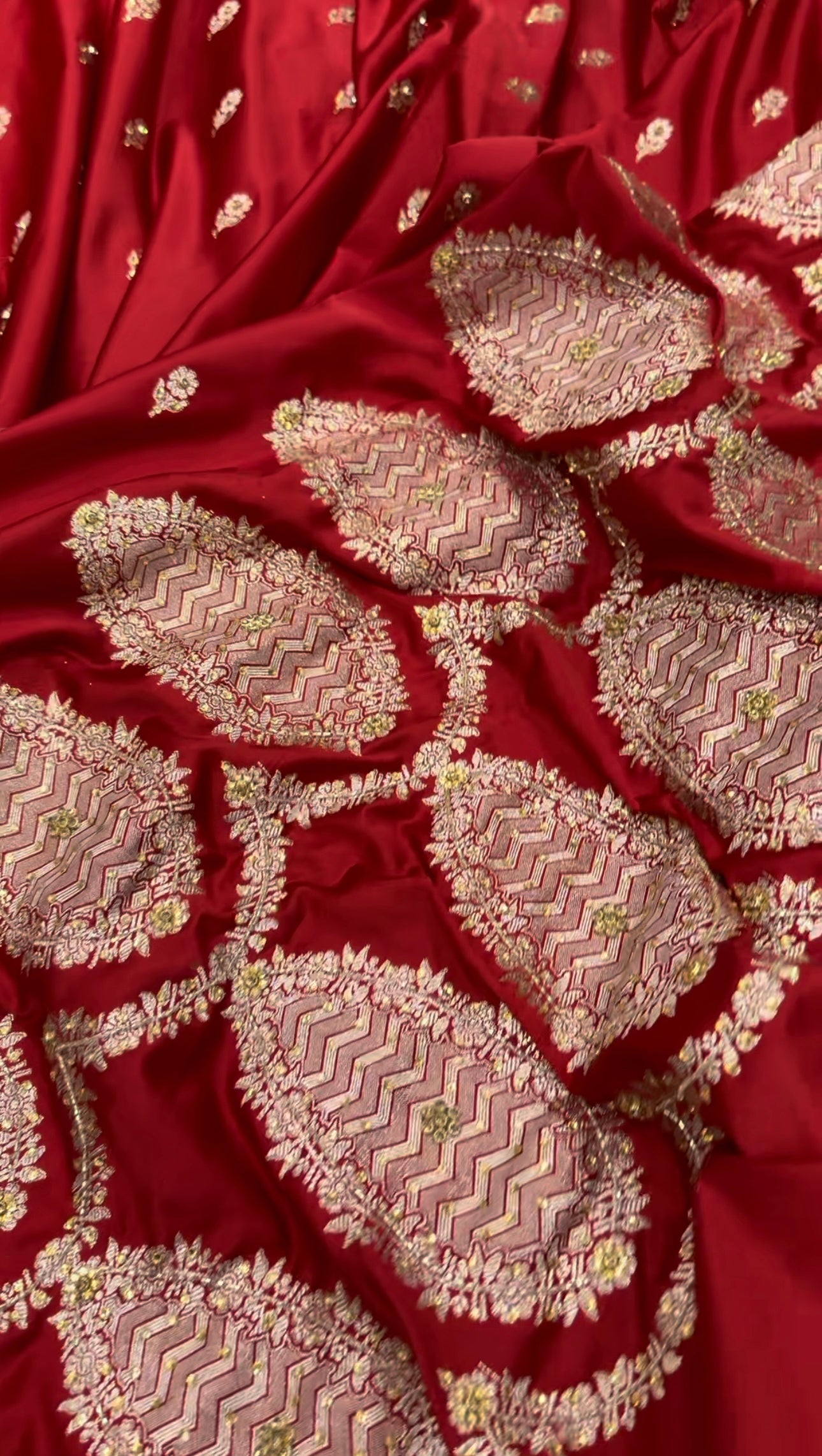 Red Mashru Scallop Silk with Ari and Stone