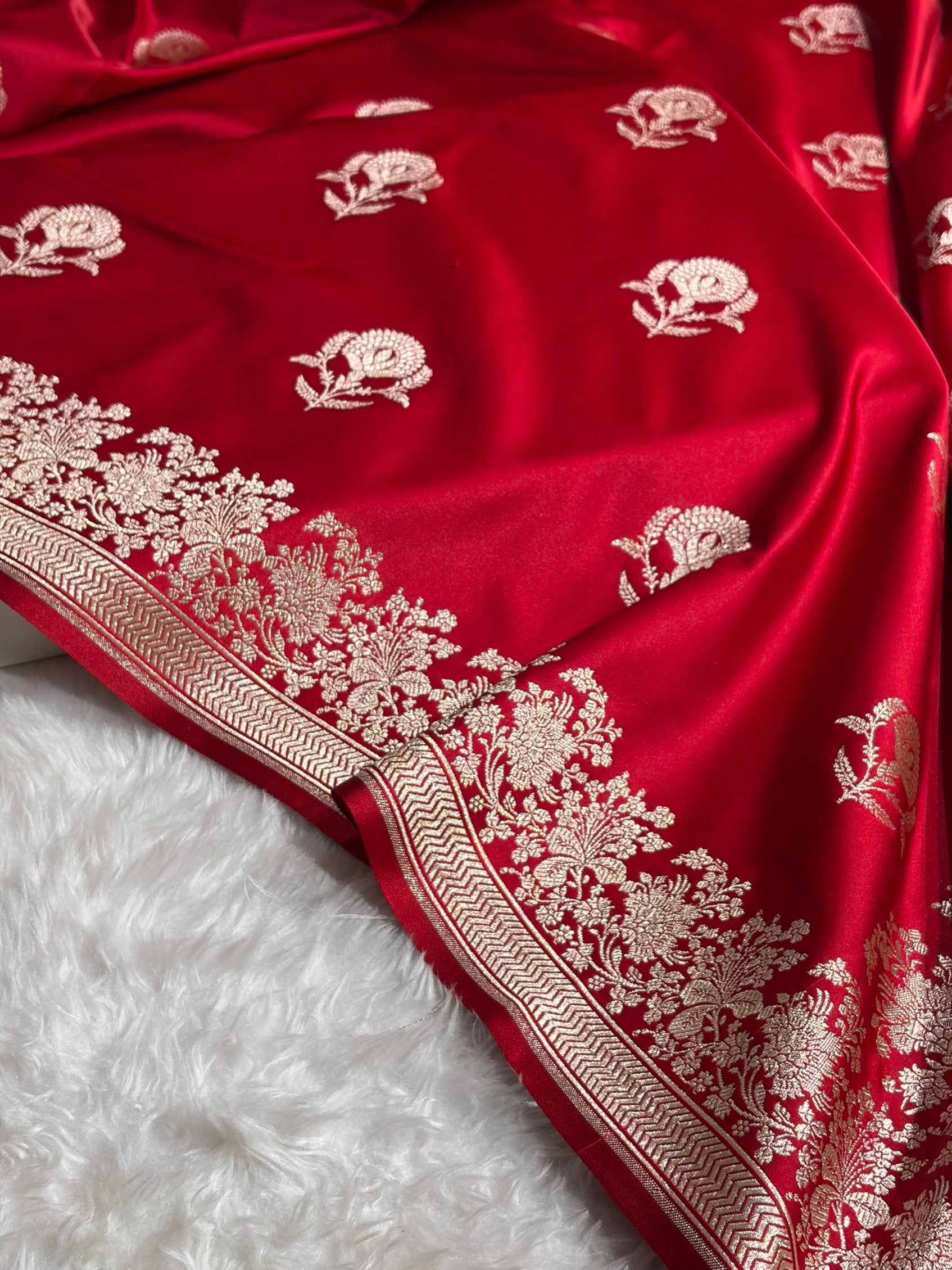 Maroon Shades Banarasi With Floral Border Mashru Silk Saree MSM-113
