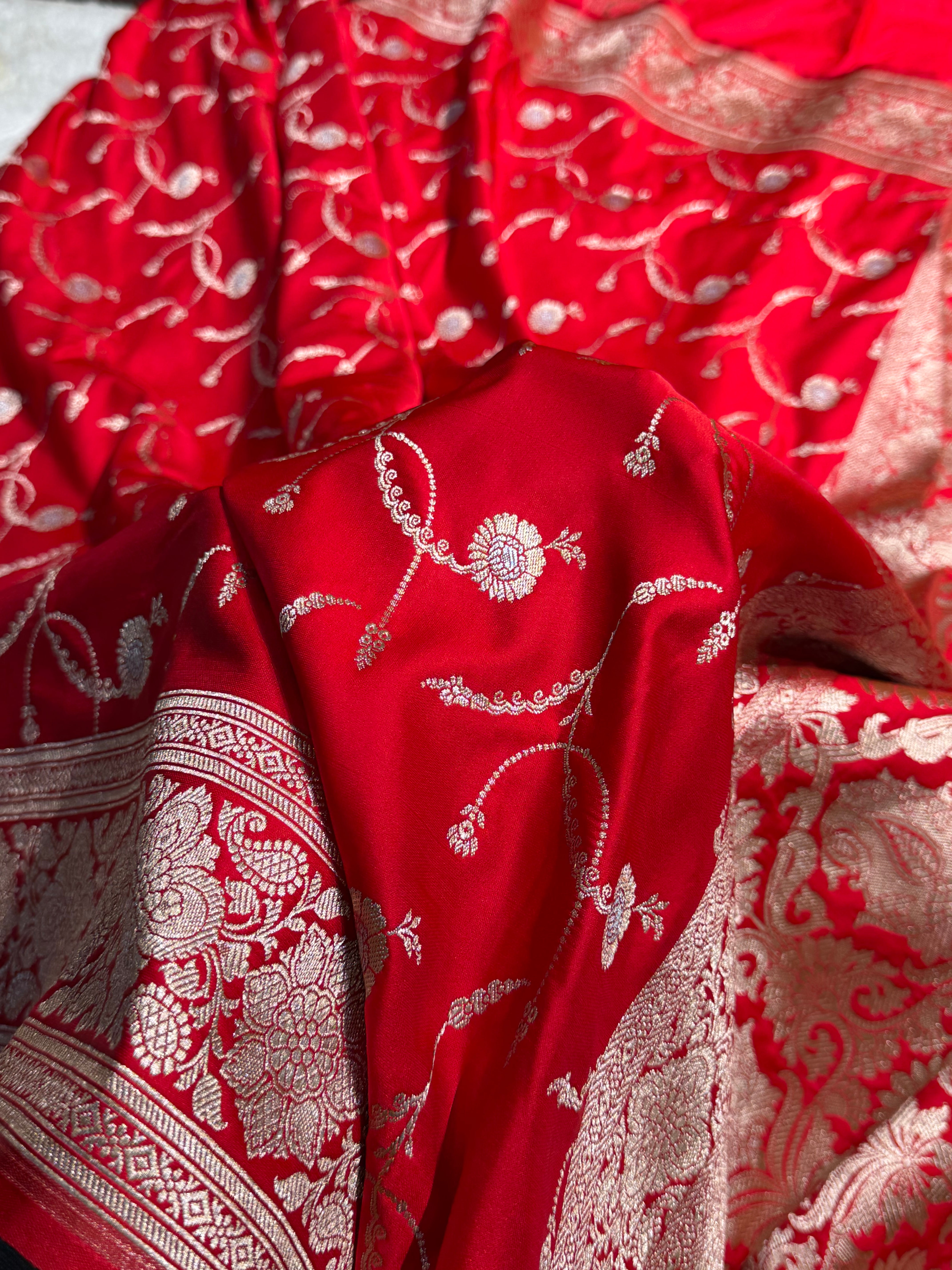 Red Shades Banarasi Jaal Pattern Floral Minakari Mashru Silk Saree MSM-103