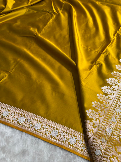 Mehndi Shades Plain Banarasi With Minakari Floral Border Mashru Silk Saree MSM-123