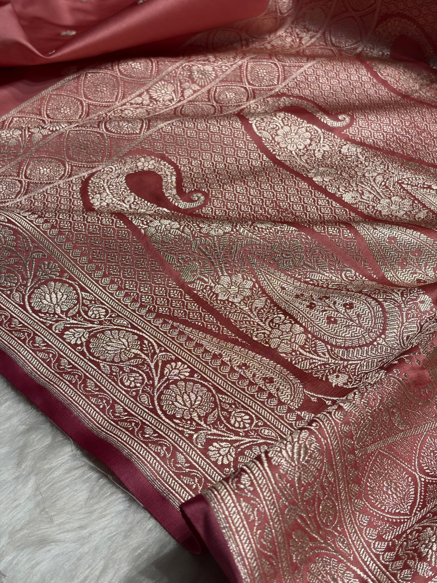 Peach Shades Booti Mashru Silk Saree MS68