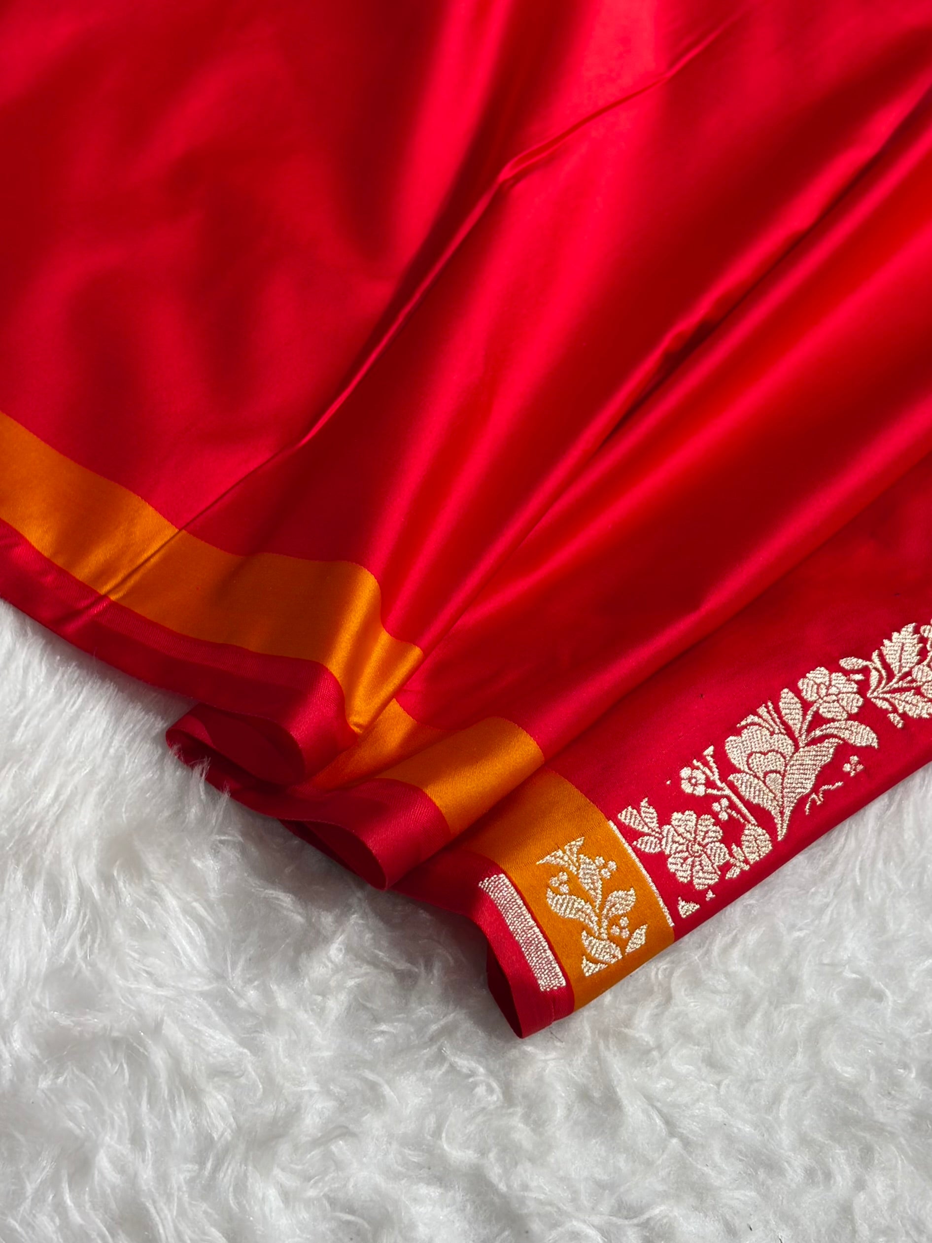 Banarasi Red Shades Floral Minakari Skirt Border Mashru Silk Saree MSM-83