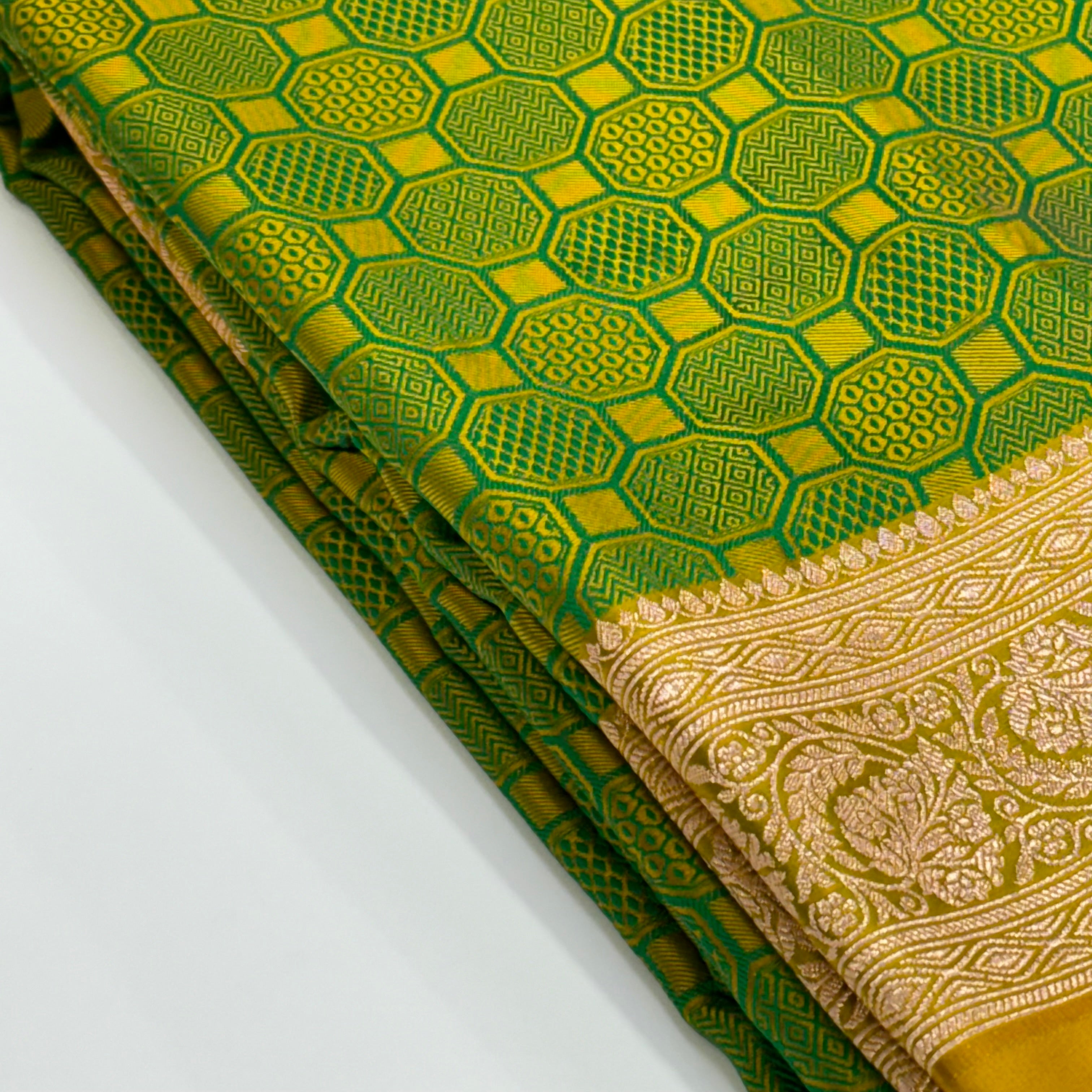 Fluorescent Lemon Yellow Color, Kanchipuram Traditional Silk Saree. –  Pulimoottil Online